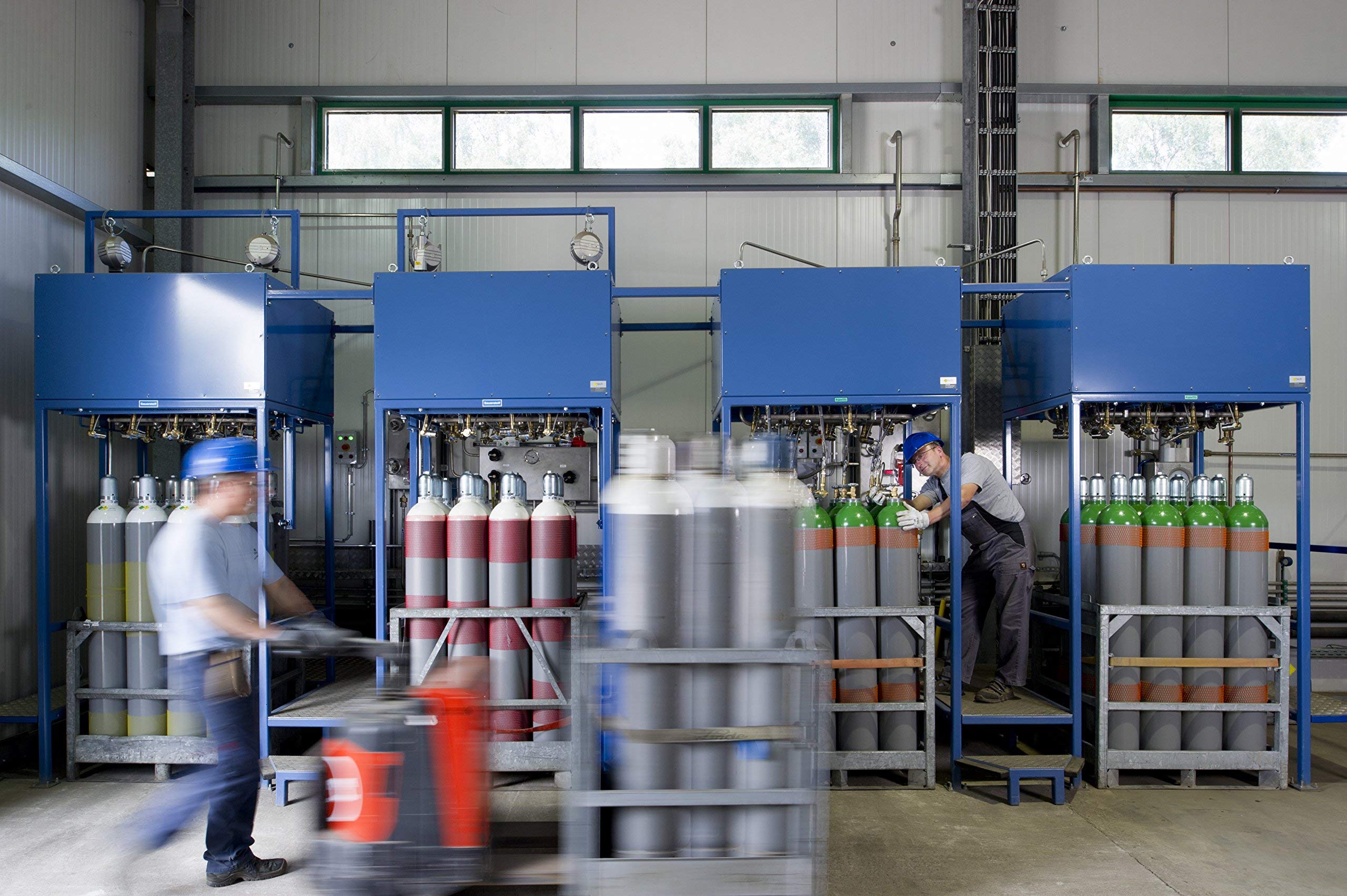 10 kg Kohlensäure Flasche/Neue CO2 Flasche mit Steigrohr/Tauchrohr (Eigentumsflasche) gefüllt mit Kohlensäure (CO2) Lebensmittelqualität E290, kurze Bauform, 10 Jahre TÜV ab Herstelldatum, Made in EU