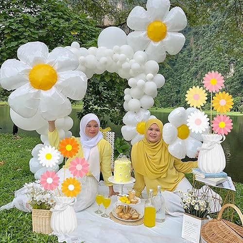 Miniatura 7 de 12 piezas de centro de mesa con temática de margaritas Groovy Spring Flower Centers para mesa de los años 70, decoración de margaritas de crisantemo