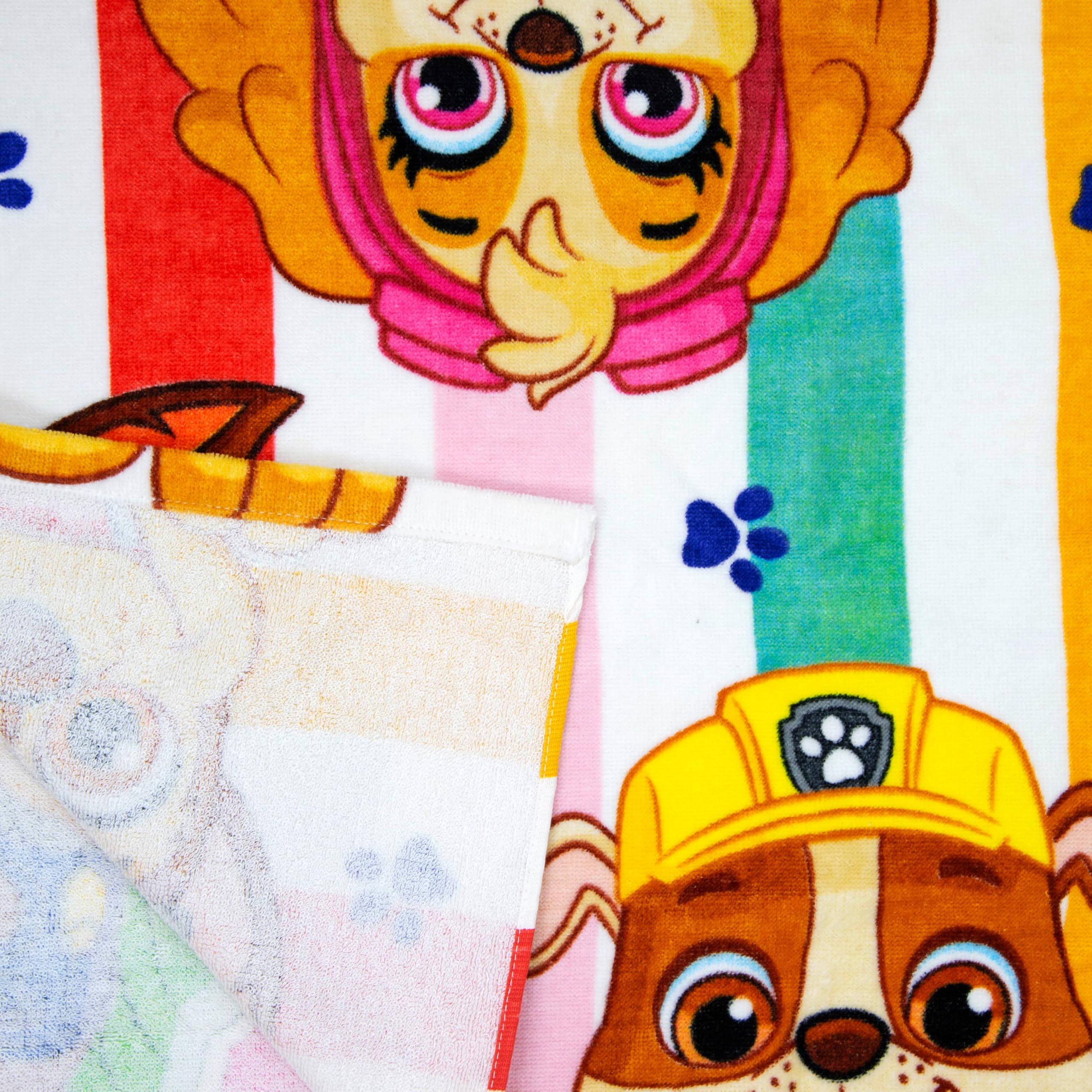 Character World Poncho Officiel Paw Patrol à Capuche | Super Doux au Toucher, Motif ensoleillé avec Chase, Rubble et Skye | Peignoir de Bain Parfait pour la Maison, Le Bain et la Plage, 55 x 50 cm