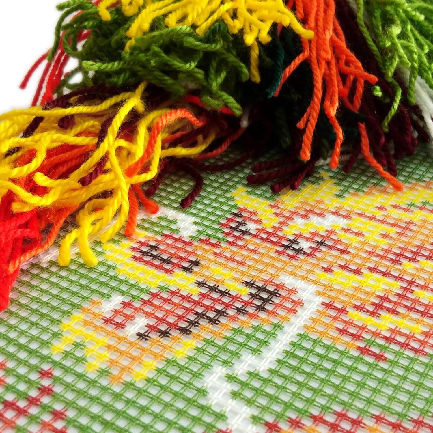 Brvsk Oriental Embroidery Kit for Adults and Beginners — Chinese Dragon 16″ × 16″ with Clear, Precise Printed Design on Cotton Canvas; Includes 2 Needles, Yarn, and Easy-Read Chart