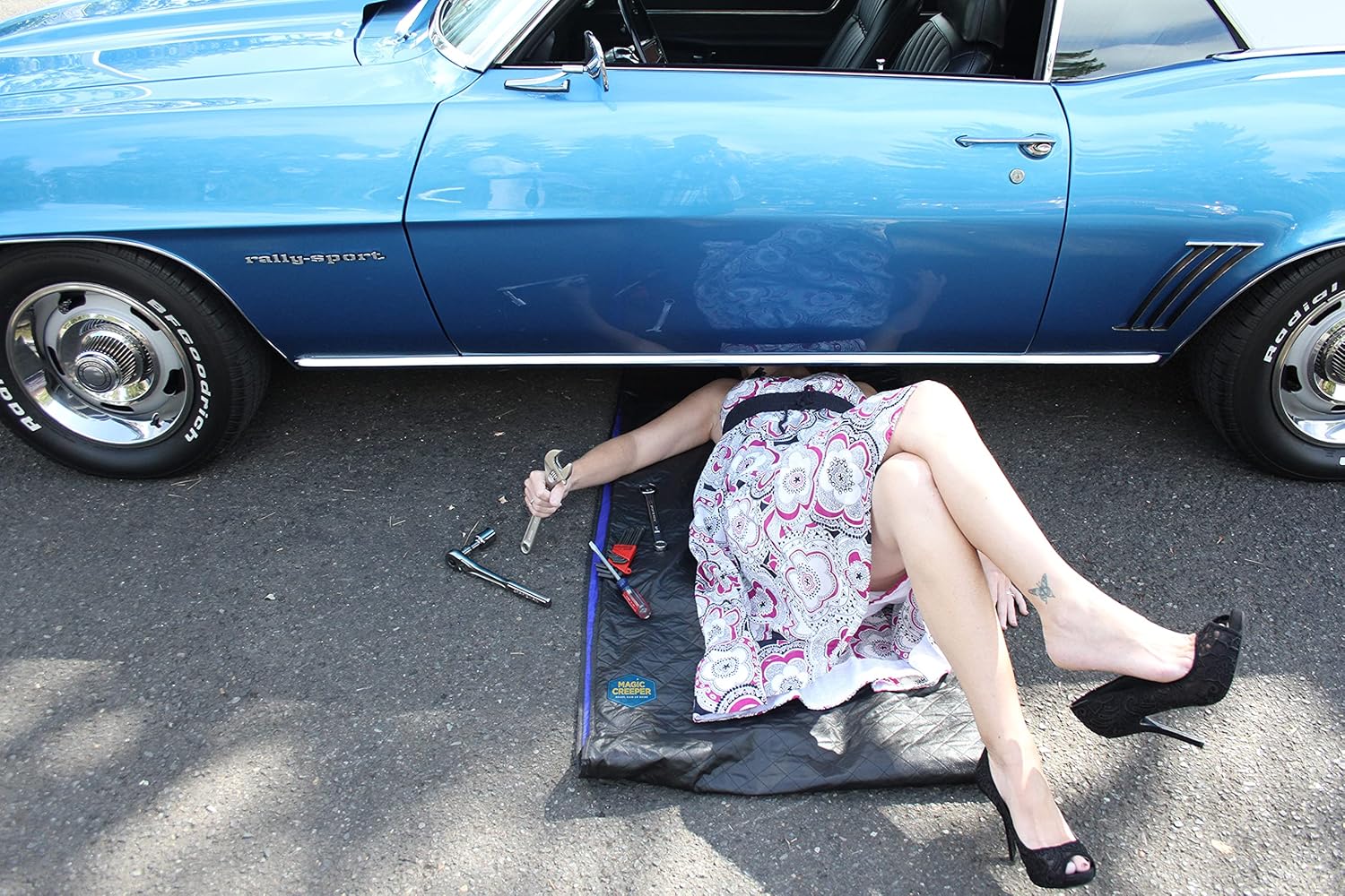 Magic Creeper 51631 Black Patented Zero Ground Clearance Automotive and Household Creeper : Automotive