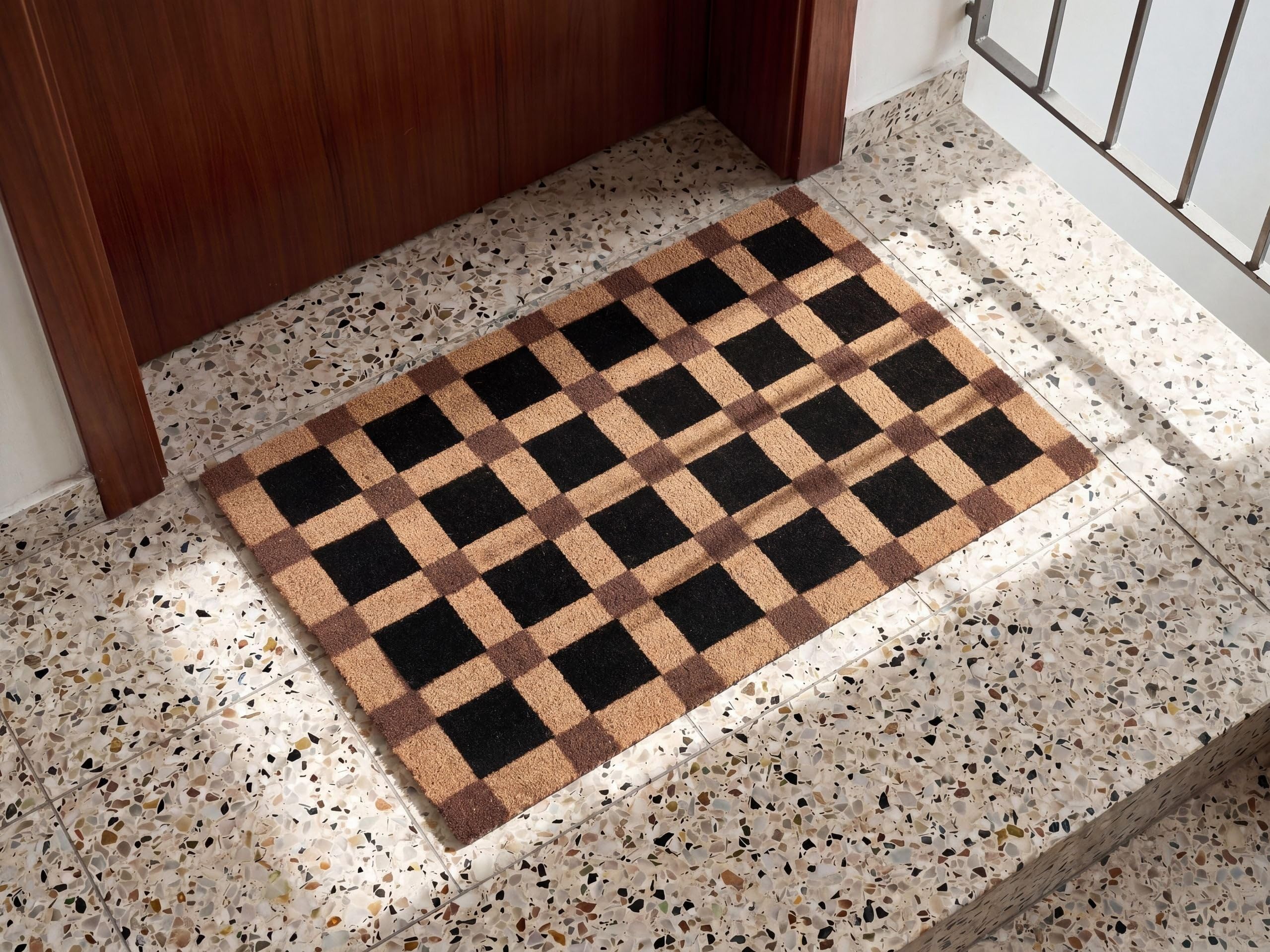 Beliani Paillasson en Fibre de Coco 60 x 90 cm Antidérapant Dessous en PVC Motif à Carreaux Beige et Noir Villasis