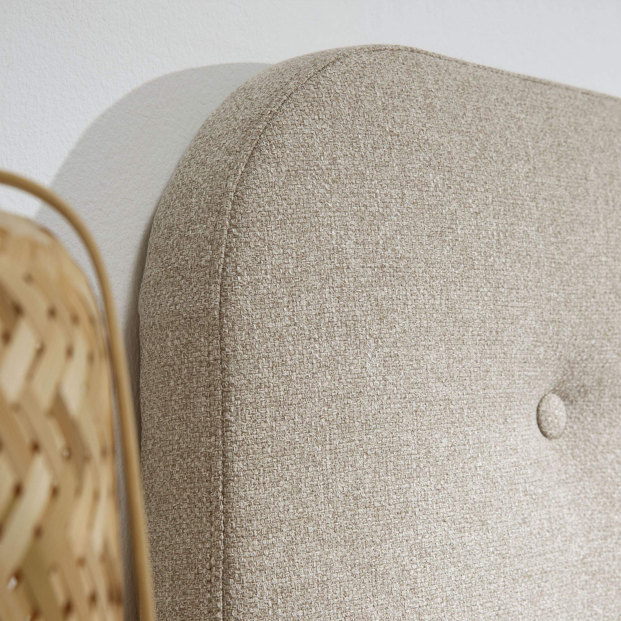 Tête de lit tapissée Saona 140x60 cm Couleur Beige, Rembourré avec de la Mousse, pour lit 135cm, Boutons en capitonné, 8cm d'épaisseur, système de Fixation Inclus.
