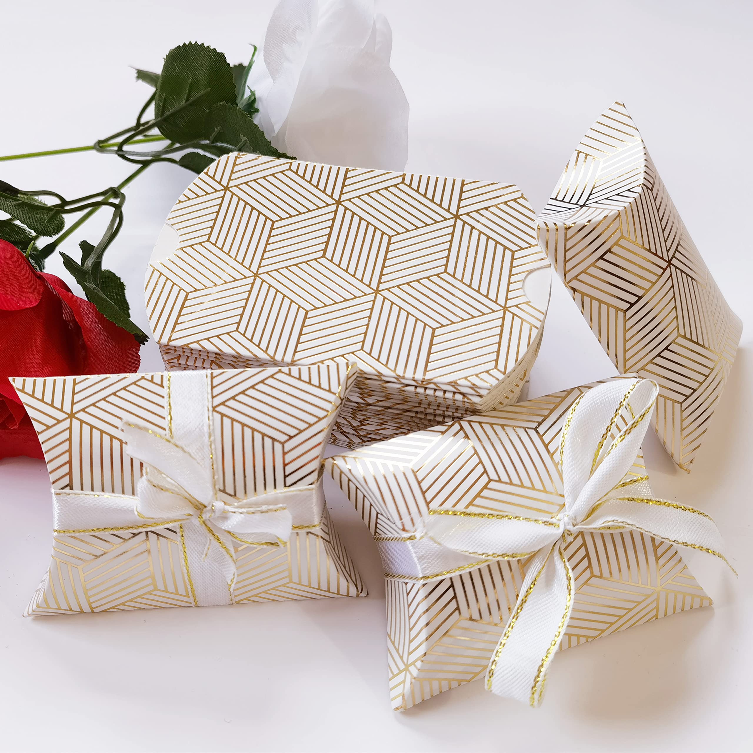 Set Di 12 Scatoline Porta Confetti Matrimonio - In Plastica Dorata, 7.4x5.2x5 Cm, Per Bomboniere E Feste