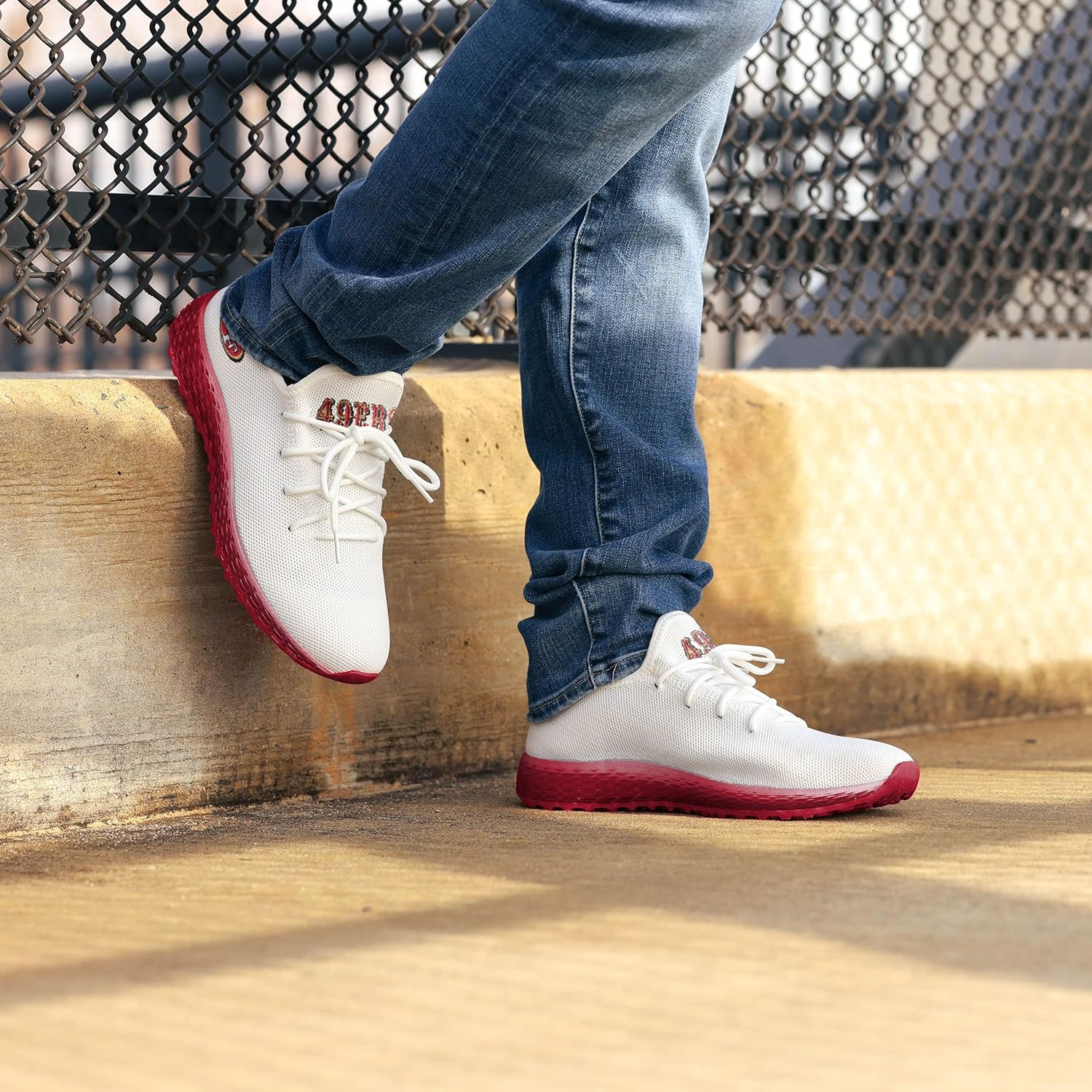 FOCO NFL Mens NFL Team Logo Gradient Athletic Shoes Sneakers - Image 3