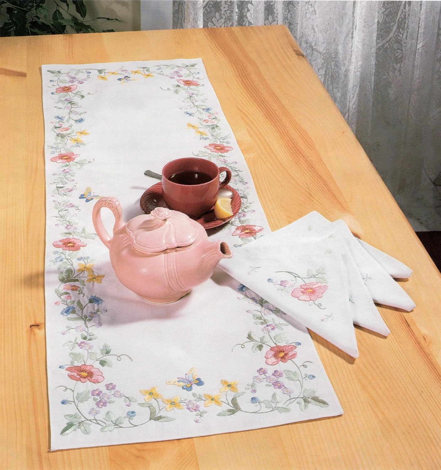 Bucilla - Elegant Floral Tablerunner - Stamped Embroidery Kit 40714