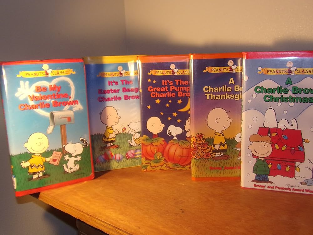 Amazon.com: Peanuts Classic Holiday Collection (A Charlie