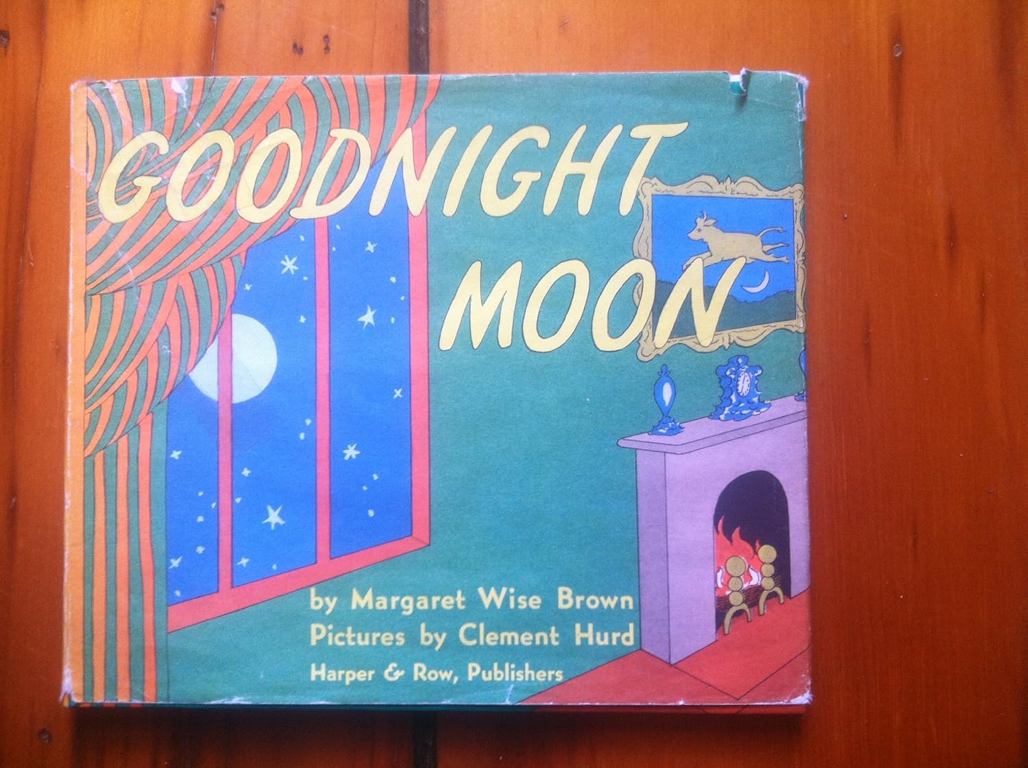 Goodnight Moon: Margaret Wise Brown: Amazon.com: Books