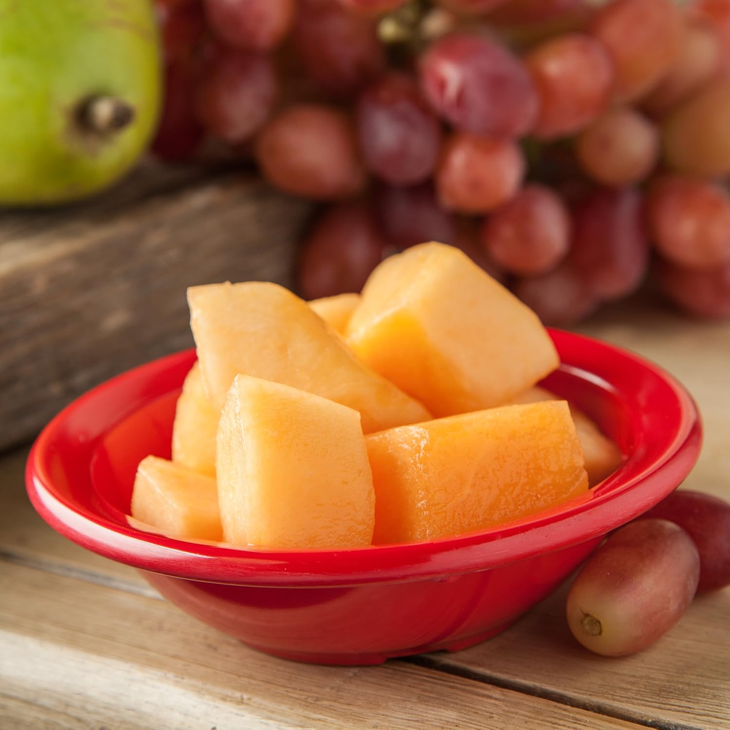 Carlisle FoodService Products Kingline Reusable Plastic Bowl Fruit Bowl with Rim for Home and Restaurant, Melamine, 4.75 Ounces, Red