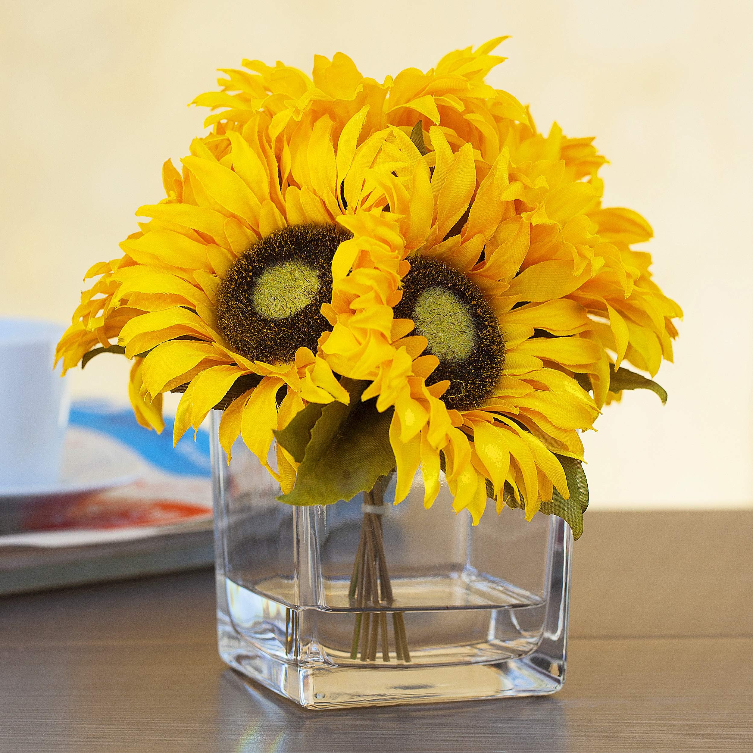 ENOVA HOME 7 Heads Silk Sunflower Arrangement Flower Centerpiece in Clear Glass Vase with Faux Water for Home Decoration