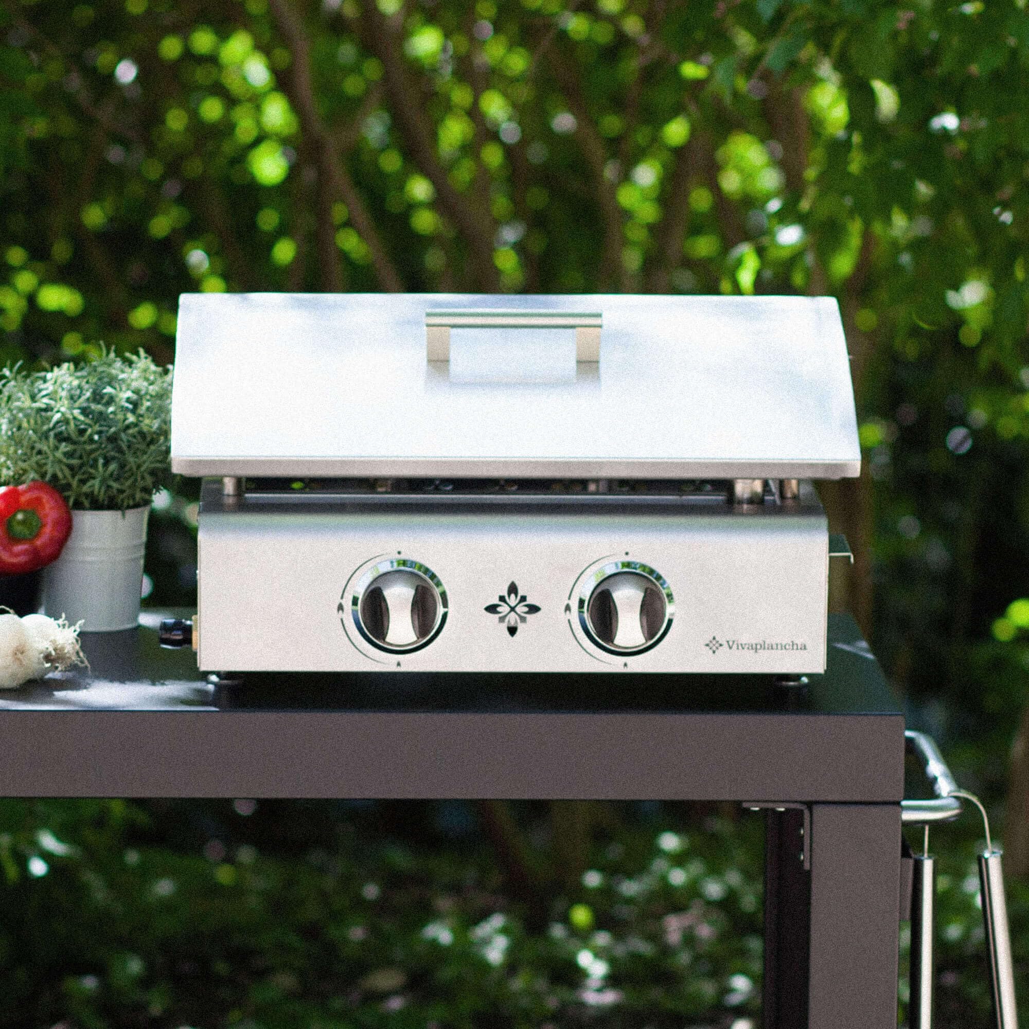 Couvercle de Protection pour plancha 2 Feux Tout INOX : protège et Assure Une Bonne Protection de Votre plancha Évite Les Projections de matières Grasses à l'arrière Compatible