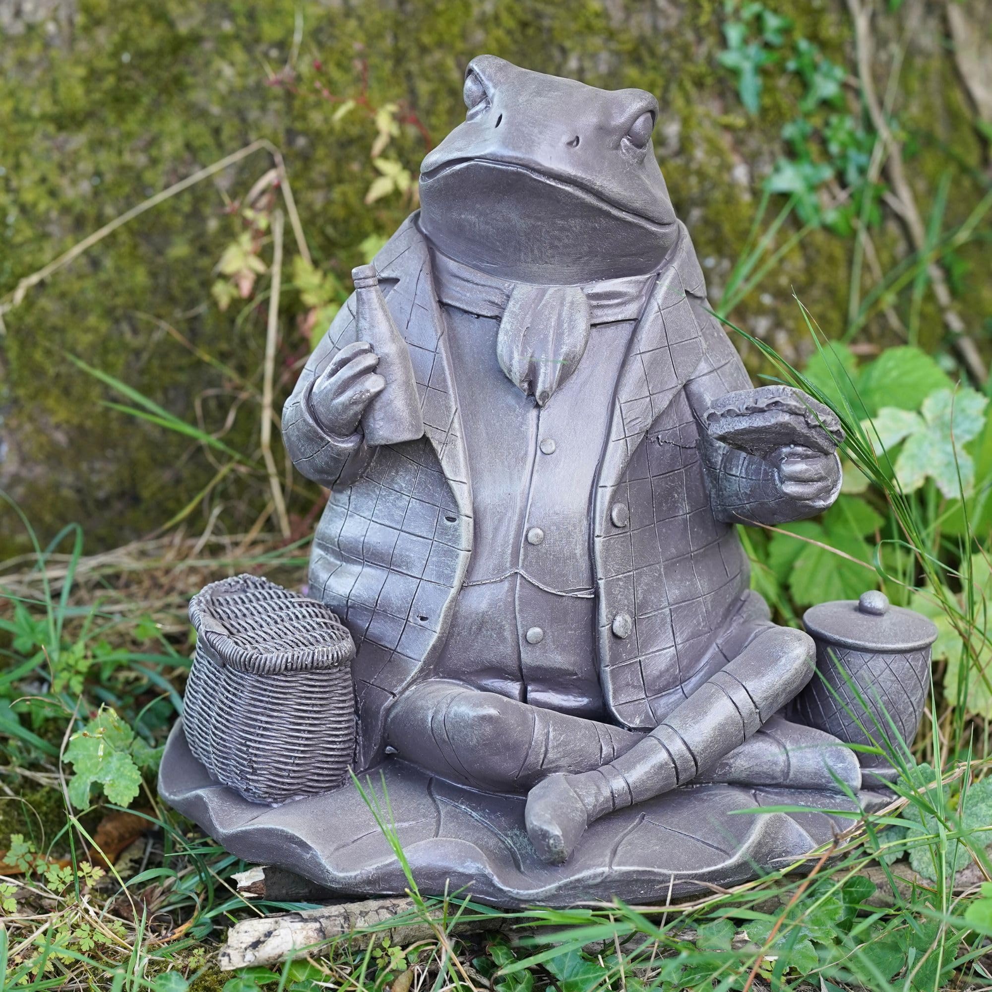 Burgess Home & Garden Bronze Mr Jeremy Fisher Garden Ornament Peter Rabbit Resin Outdoor Statue Sculpture Toad Decoration Large Home Decor