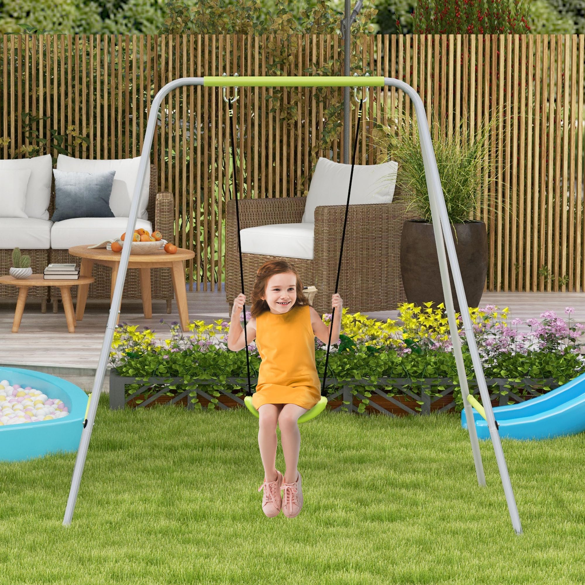Outsunny Balançoire Portique pour Enfant 2 en 1 IntérieureEextérieure Vert | Ceinture De Sécurité À 5 Points, Facile À Assembler Et À Ranger