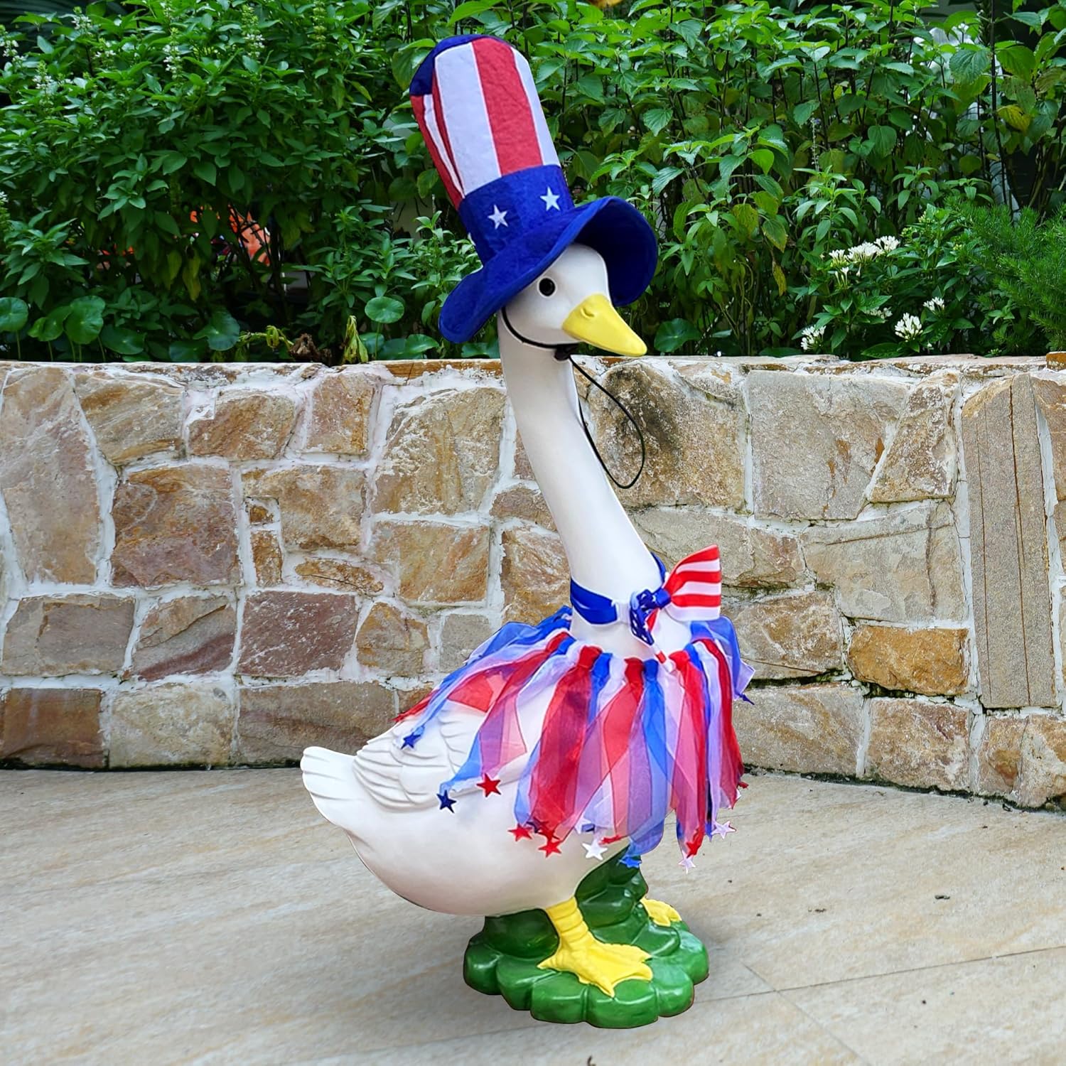 Porch Goose Statue with 4th of July Outfit – 20″ Goose Lawn Ornament Garden Outdoor Decor with American Flag Independence Day Goose Outfit Set, Funny Holiday Yard Decoration