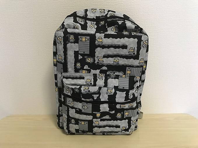 Amazon Co Jp ミニオンズ 総柄 ラージ リュック 子供用 大人用 脱走 キッズ レディース 女の子 男の子 バッグ ミニオン グッズ キャラクター プレゼント ギフト シューズ バッグ