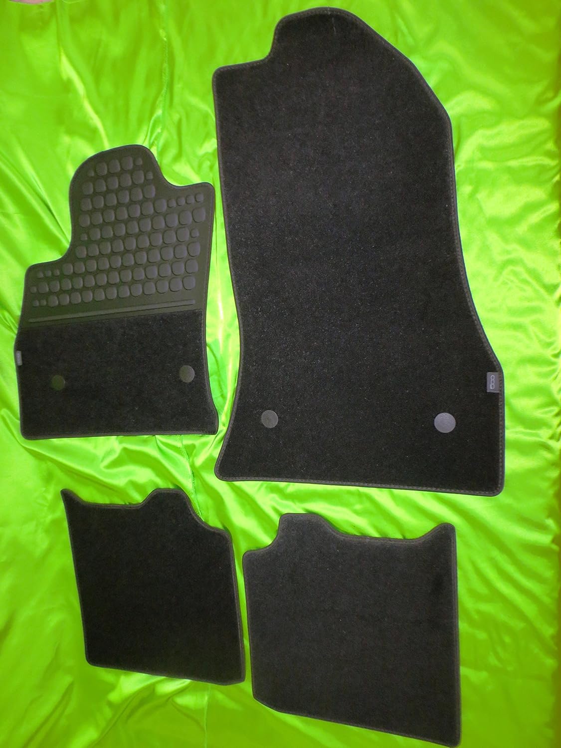 Fiat Genuine (82212443AC) Premium Carpet, Front