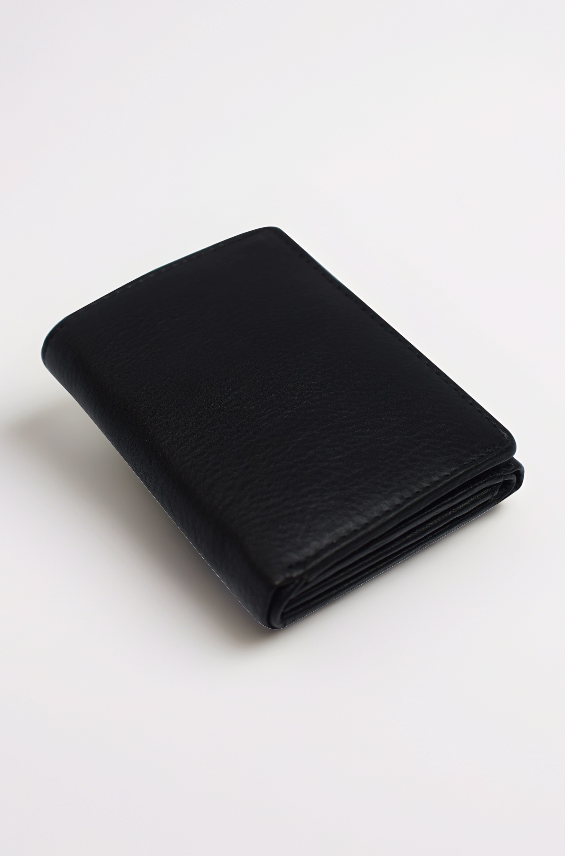 Men's RFID Blocking Premium Leather Classic Trifold Wallet, Black, medium, Classic