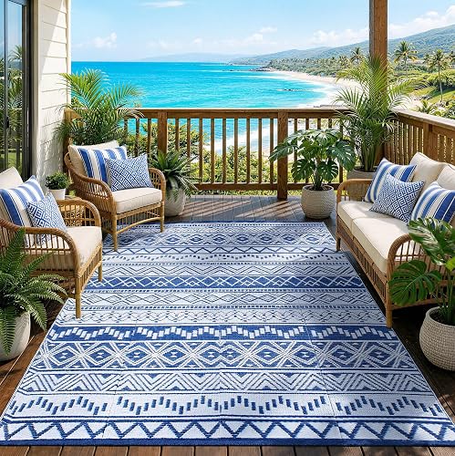 Strickland Home Outdoor Rug 5x8 ft Plastic Patio Rug (Navy & White)