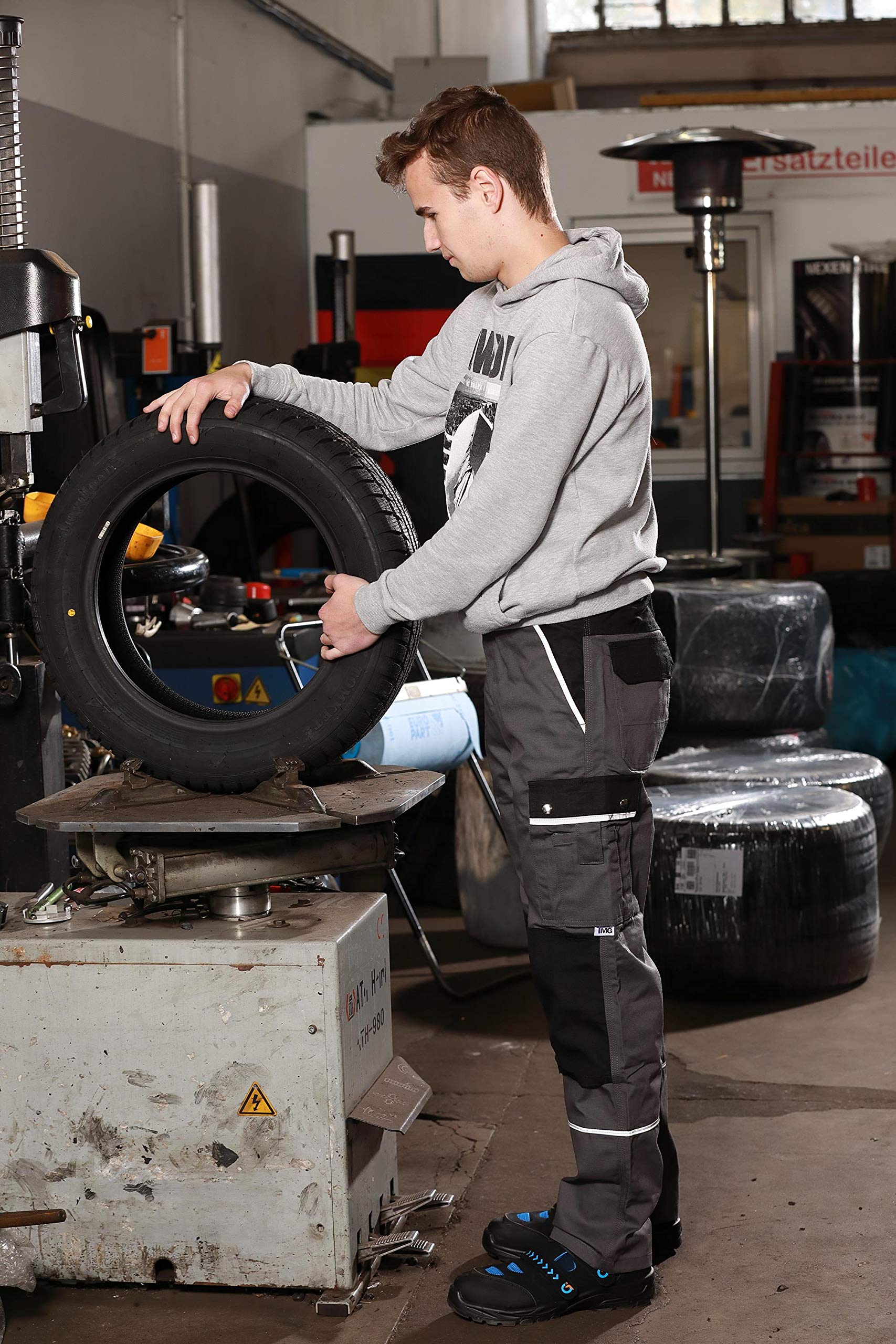 TMG® | Lange Arbeitslatzhose Herren, Graue Latzhose mit Kniepolstertaschen aus Cordura, viel Stauraum, robust | 76
