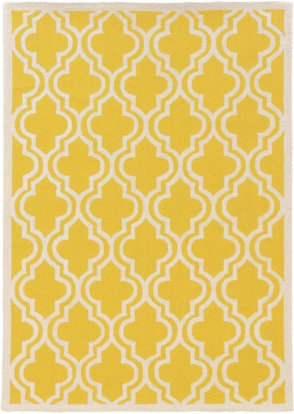 Linon Silhouette Quatrefoil Hand Hooked Wool 5'x7' Rug in Yellow