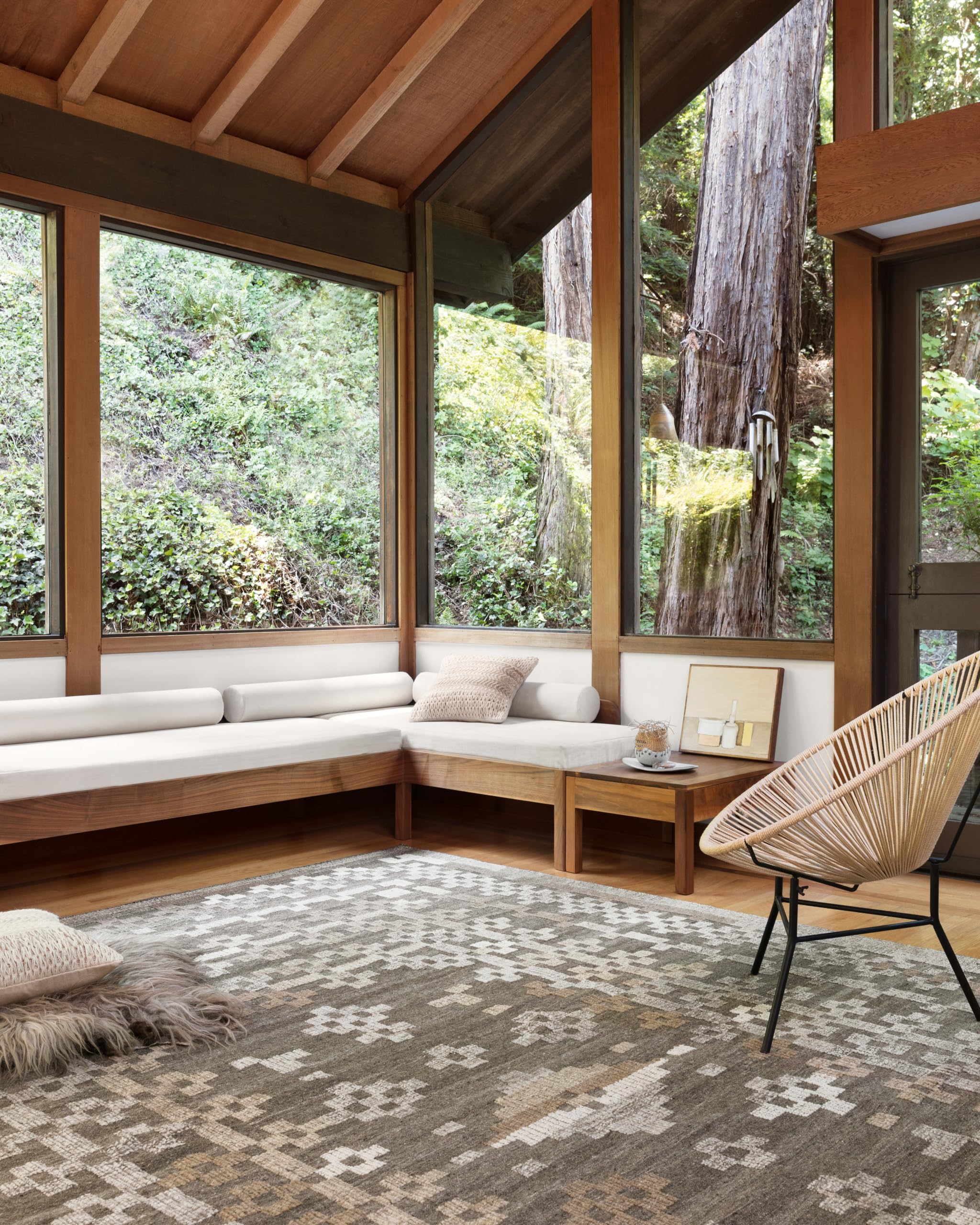 Loloi Akina Charcoal/Taupe 5'-0" x 7'-6" Area Rug