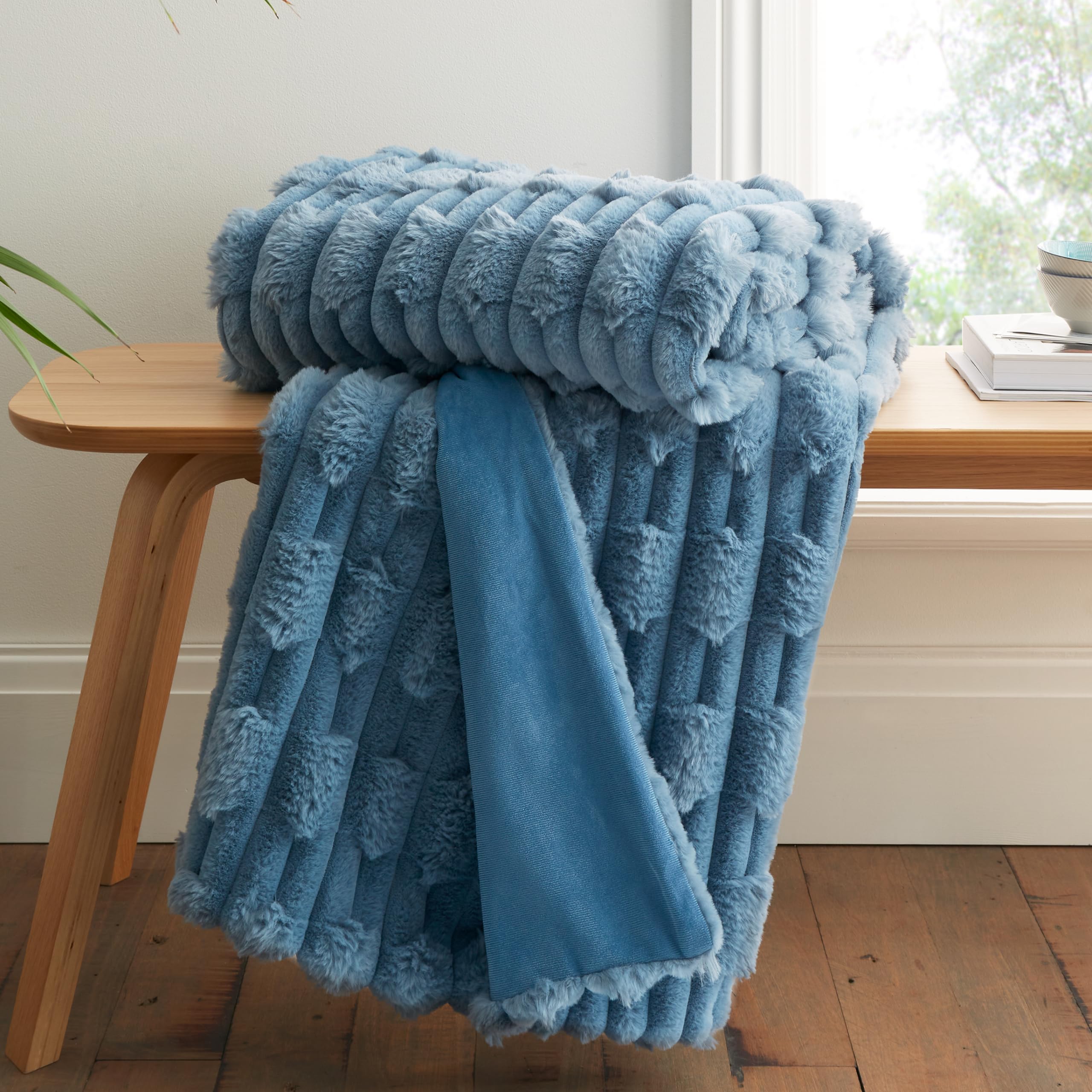 Julian Charles Blue Bianca Carved Faux Fur Blanket Throw (150Cm X 200Cm) - One Size