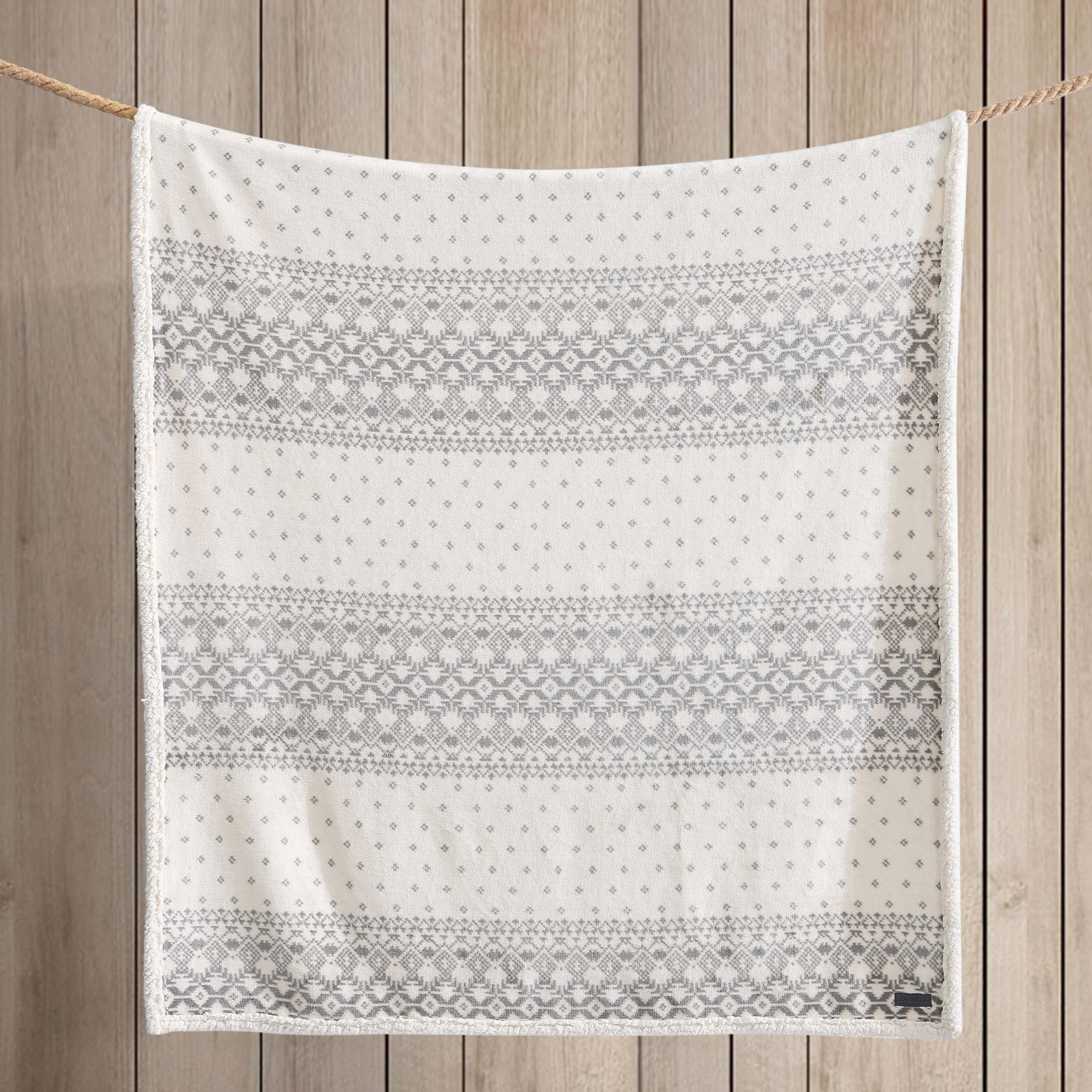 Eddie Bauer - Coperta, super morbida reversibile Sherpa e pile spazzolato, coperta per divano, ideale per rilassarsi (Fair Isle Peak)