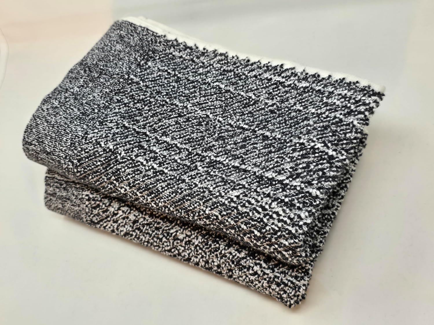 バイオレットリネン斜めダイヤモンド斑点プラシ天パターン、100%コットンヘビーテリープラッシュ、ジャカードファッションタオル、ブラッ