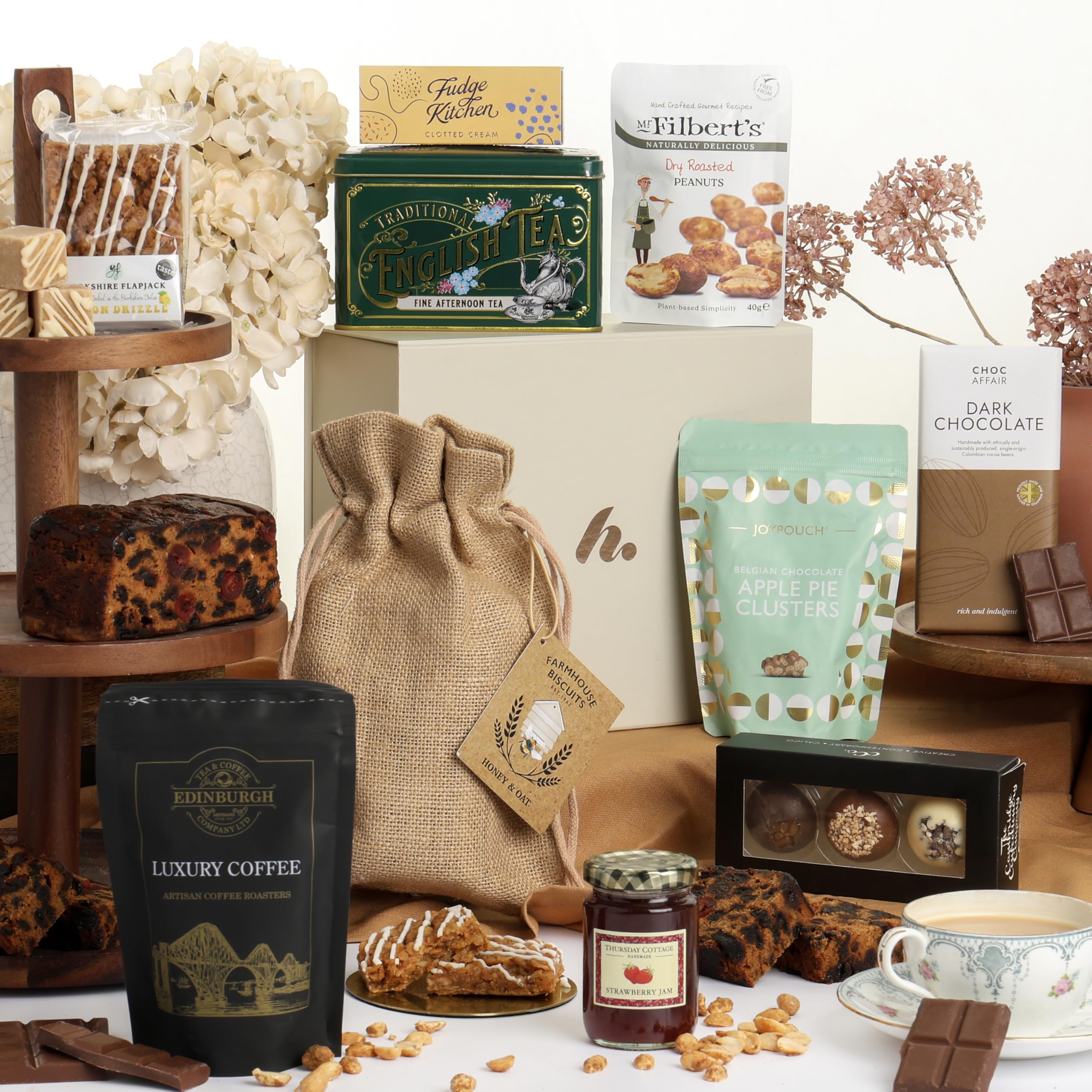 – Traditional Treats Gift Hamper | Premium Chocolate, Biscuits, Cake, Coffee, Tea & Fudge | Gourmet Food Hamper for Men & Women | Luxury Gift for Birthdays, Thank Yous, Father's Day & Mothers Day Hamper