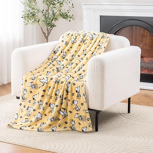 Berkshire VelvetLoft Peanuts Snoopy - Manta de felpa de personajes lindos, poses de cacahuetes y patas de verano, manta de 55 x 70 pulgadas