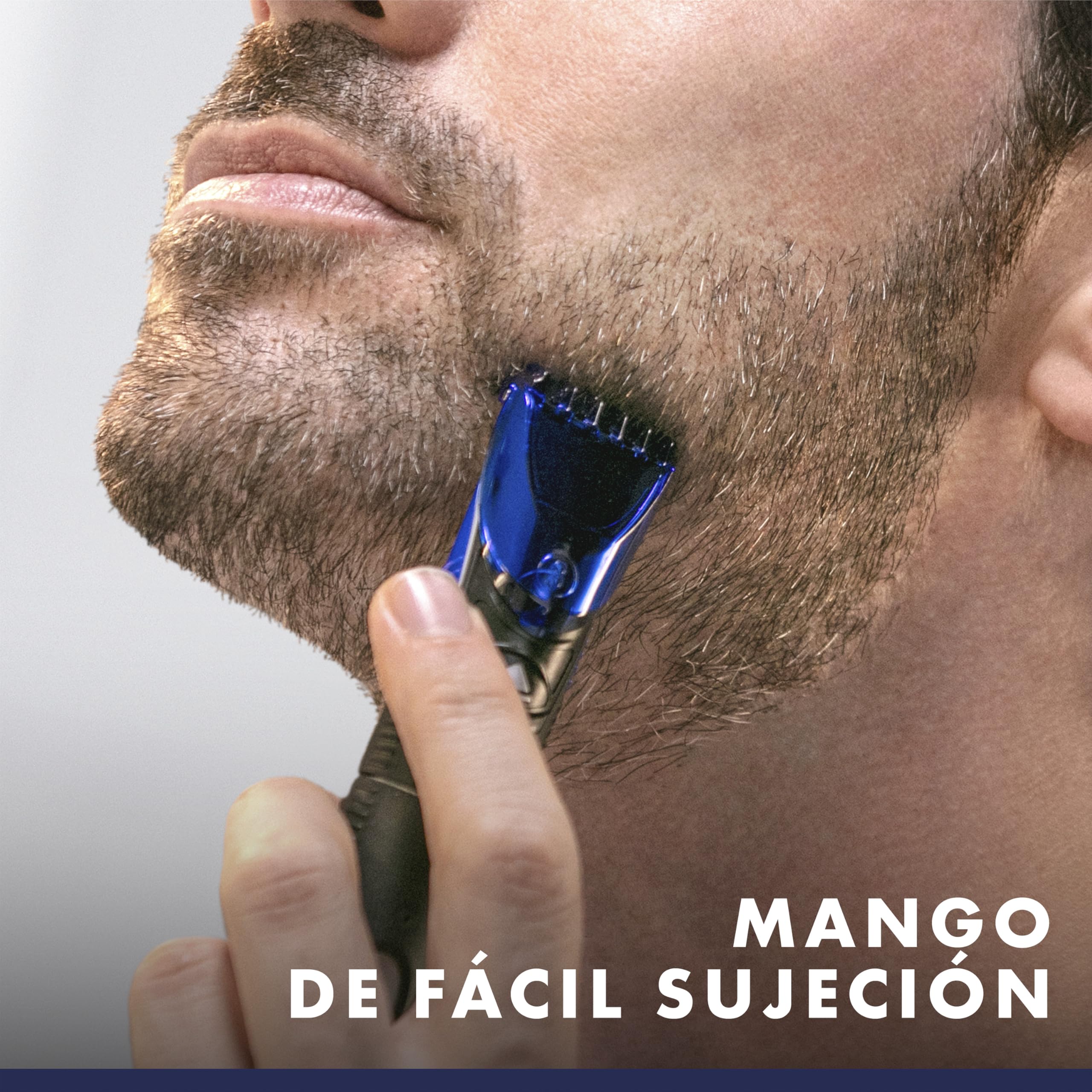 Gillette Recortadora Todo en 1: Recorta, Afeita Y Perfila con Precisión Cara Y Cuerpo, Resistente al Agua, Cortapelos 4 en 1 para Hombre con 3 Peines Y 1 Recambio Proglide