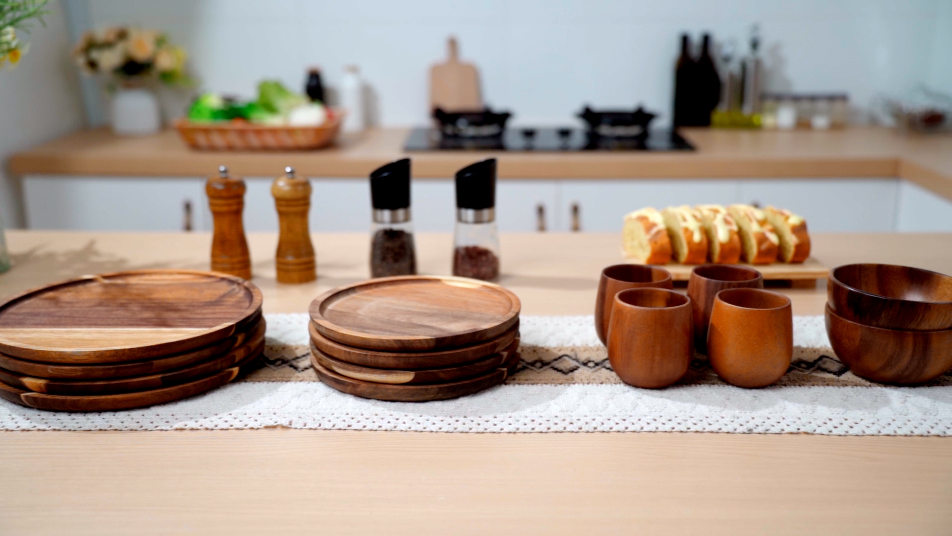 Amazon.com: Maxdot 12 Pcs Acacia Wood Dinnerware Set for 4 | Solid