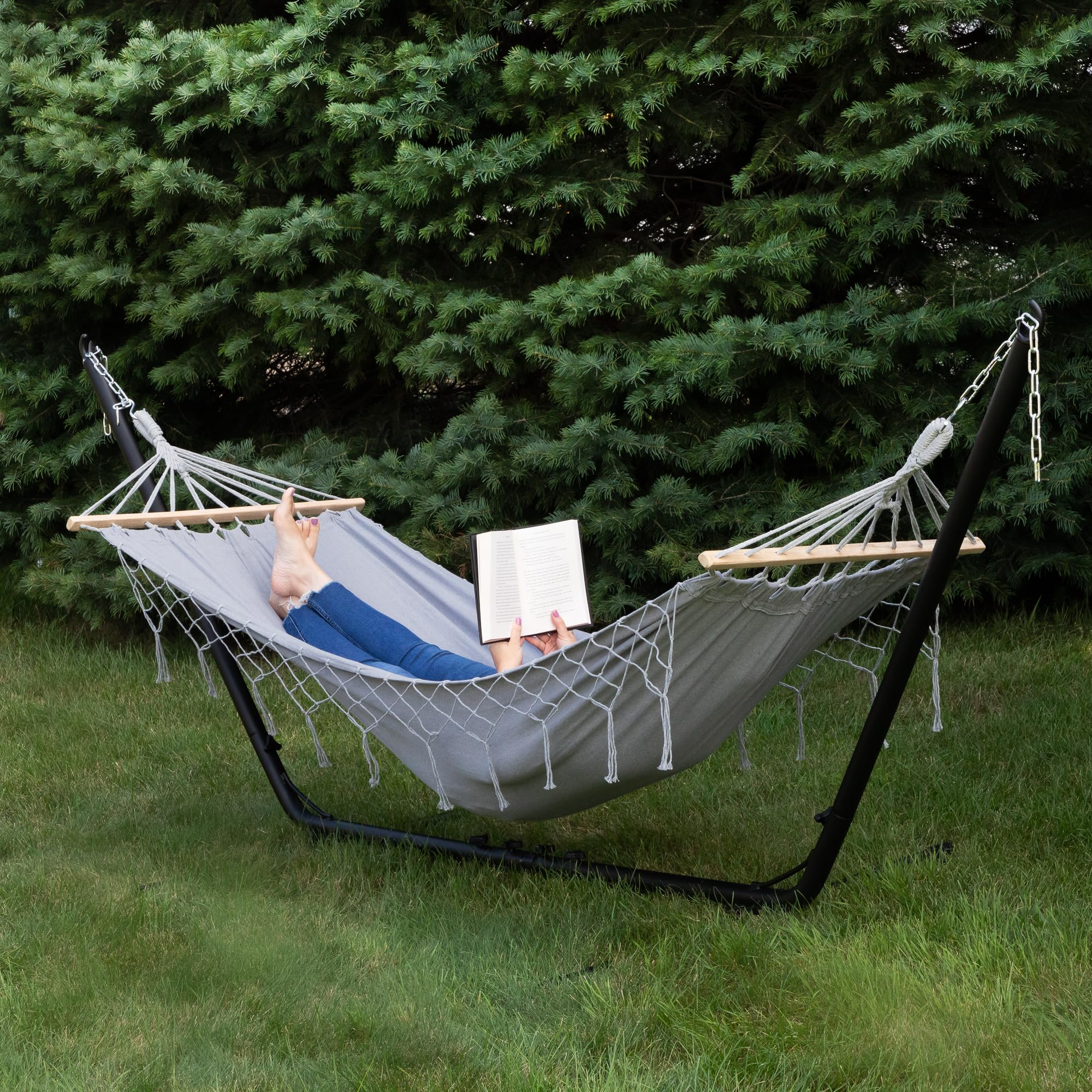 Hammock with Netted Fringe and Wooden Bars - 100
