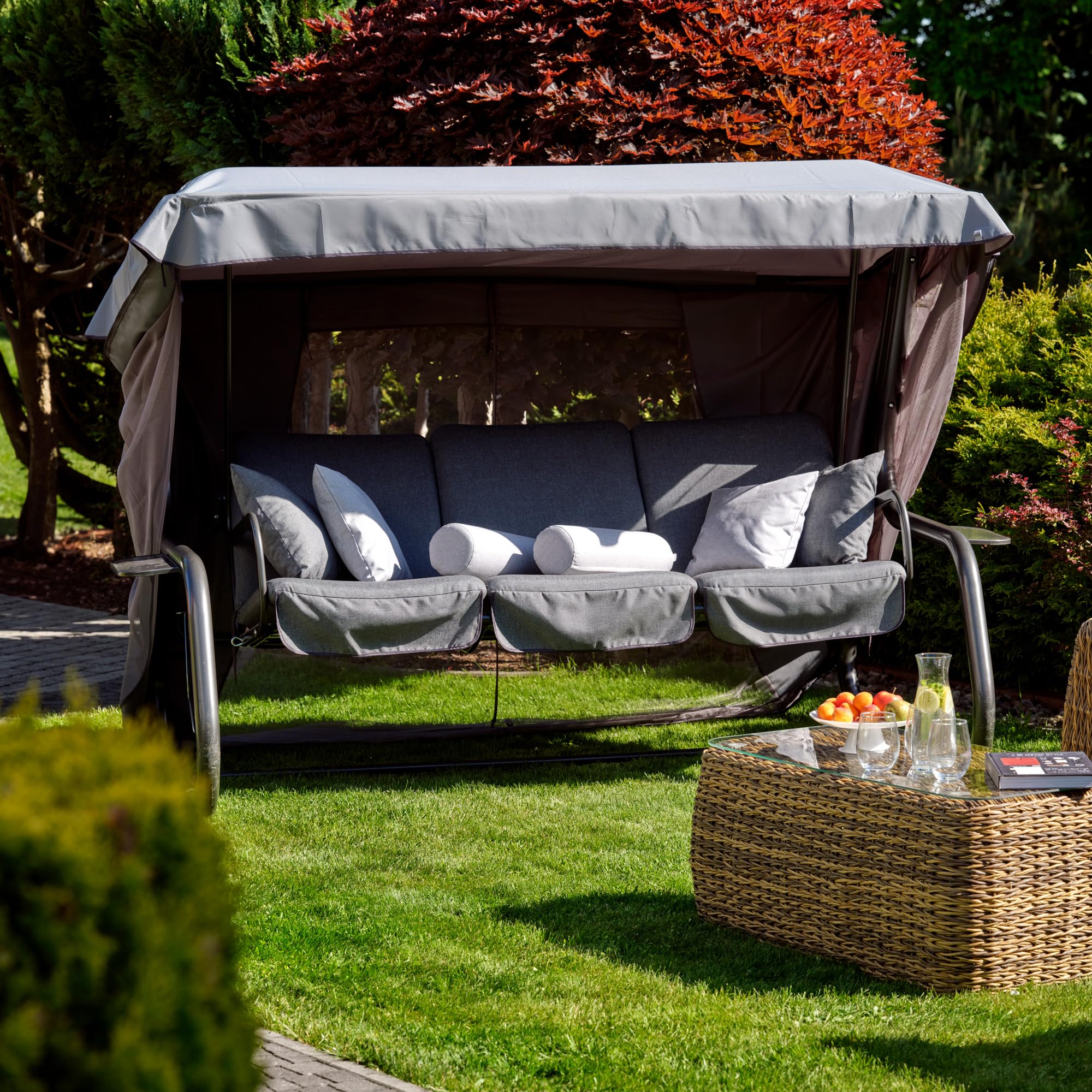 PATIO Hollywoodschaukel 4 Sitzer mit Liegefunktion 179 cm Venezia Lux Sitzpolster grau Sonnendach Moskitonetz Seitentische Dekokissen