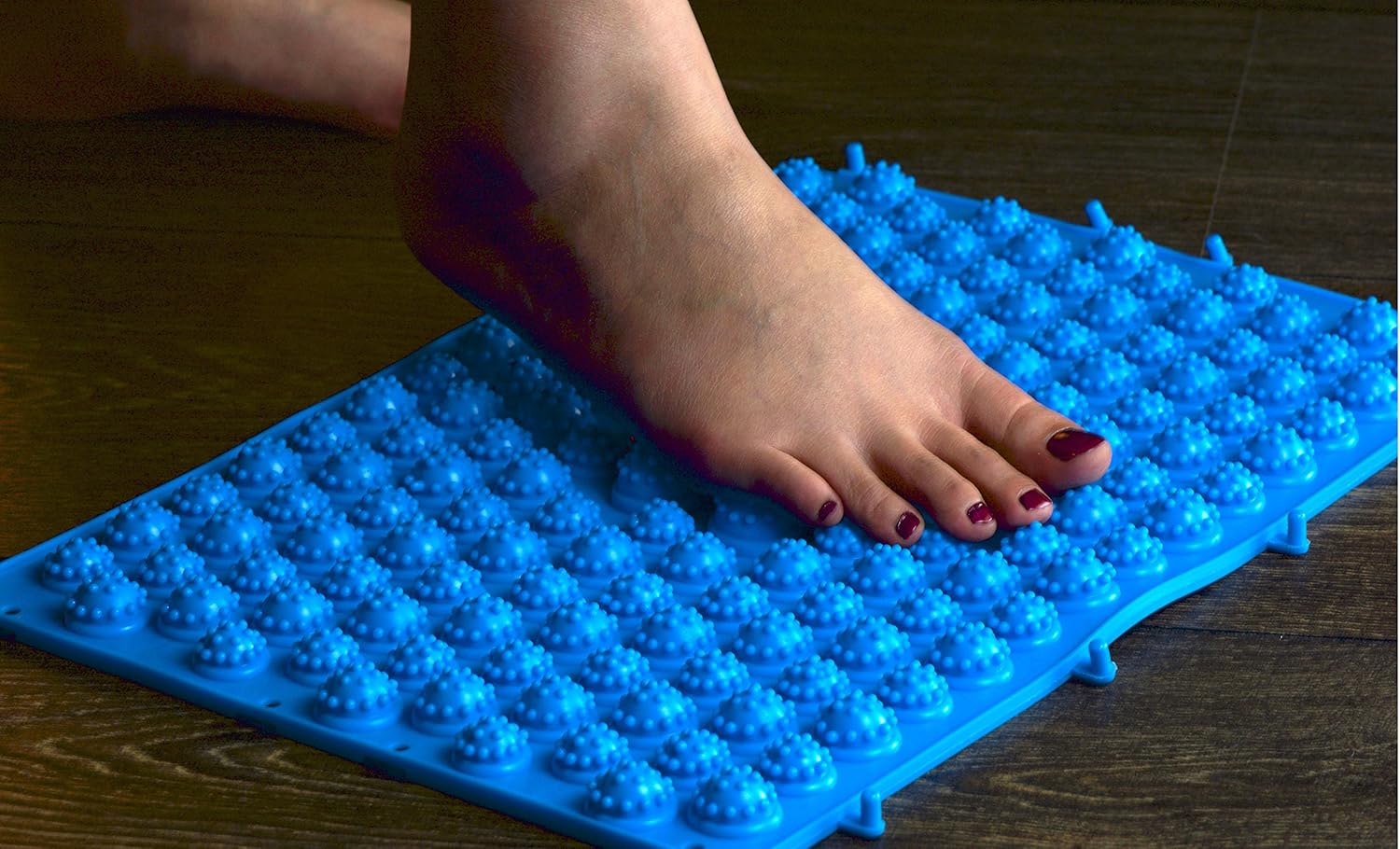 My Life My Shop Sole Relief Reflexology Lightweight Foot Massage Mat - Pressure Point Massager Bumps for Feet, Blue: Health & Personal Care