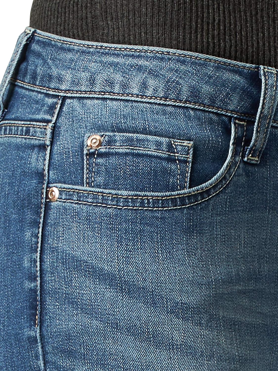 Lee Riders Women’s Midrise Straight Premium Jean, Regular Fit (Titanic Medium Blue Wash)