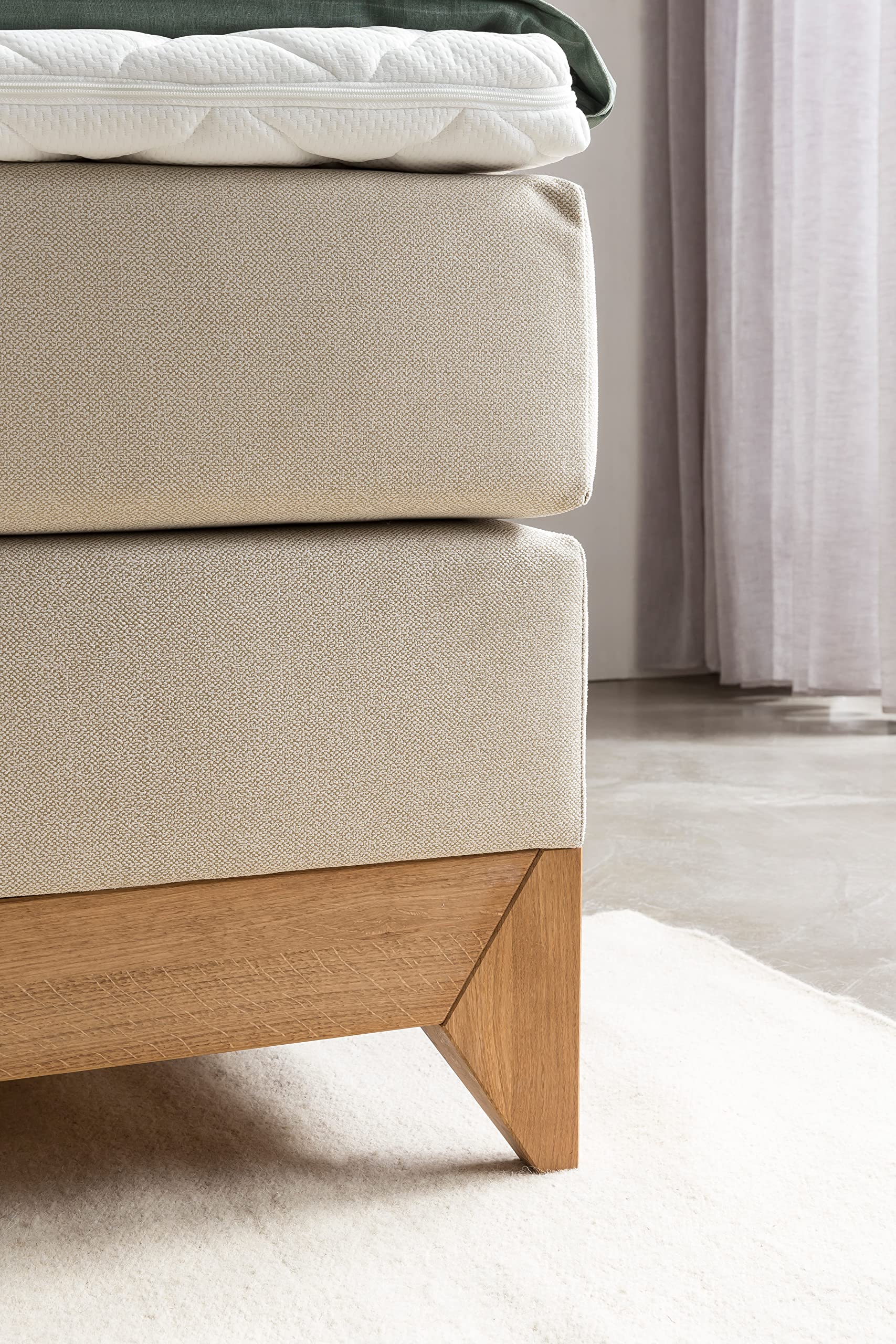 Belanoti Riviera Boxspringbett 180x200 Eiche 7-Zonen Taschenfederkern Matratze inkl Visco Topper Bett 180x200 in der Farbe Beige H2/H3 Polsterbett Hotelbett mit Massivholz Eiche Massivholzbett
