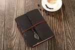 Livre d'emballage,ZEEYUAN Mémoire Scrapbooking Leaf Soft Leather Photo Album Famille Livre autocollant Spécial Noël Valentin Cadeaux d'anniversaire Cadeau unique pour les femmes (Noir)
