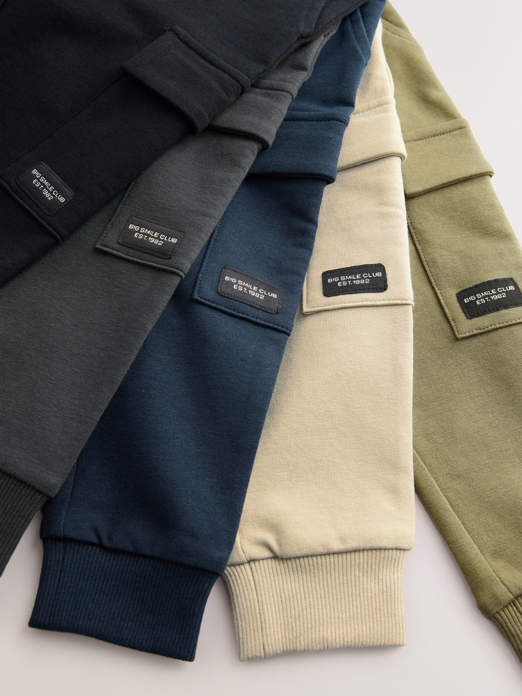 NEXT Niños Pack de 5 Pantalones de chándal Corte Ajustado