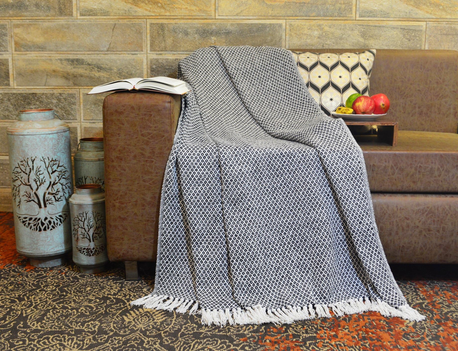 R Home Luxury Jacquard Knitted Cotton Throw Blanket with Fringe for Sofa, Gift, Chair, Bed, Beach, Outdoor, Picnic and Everyday Use, Black, 50 x 70 Inch Throws