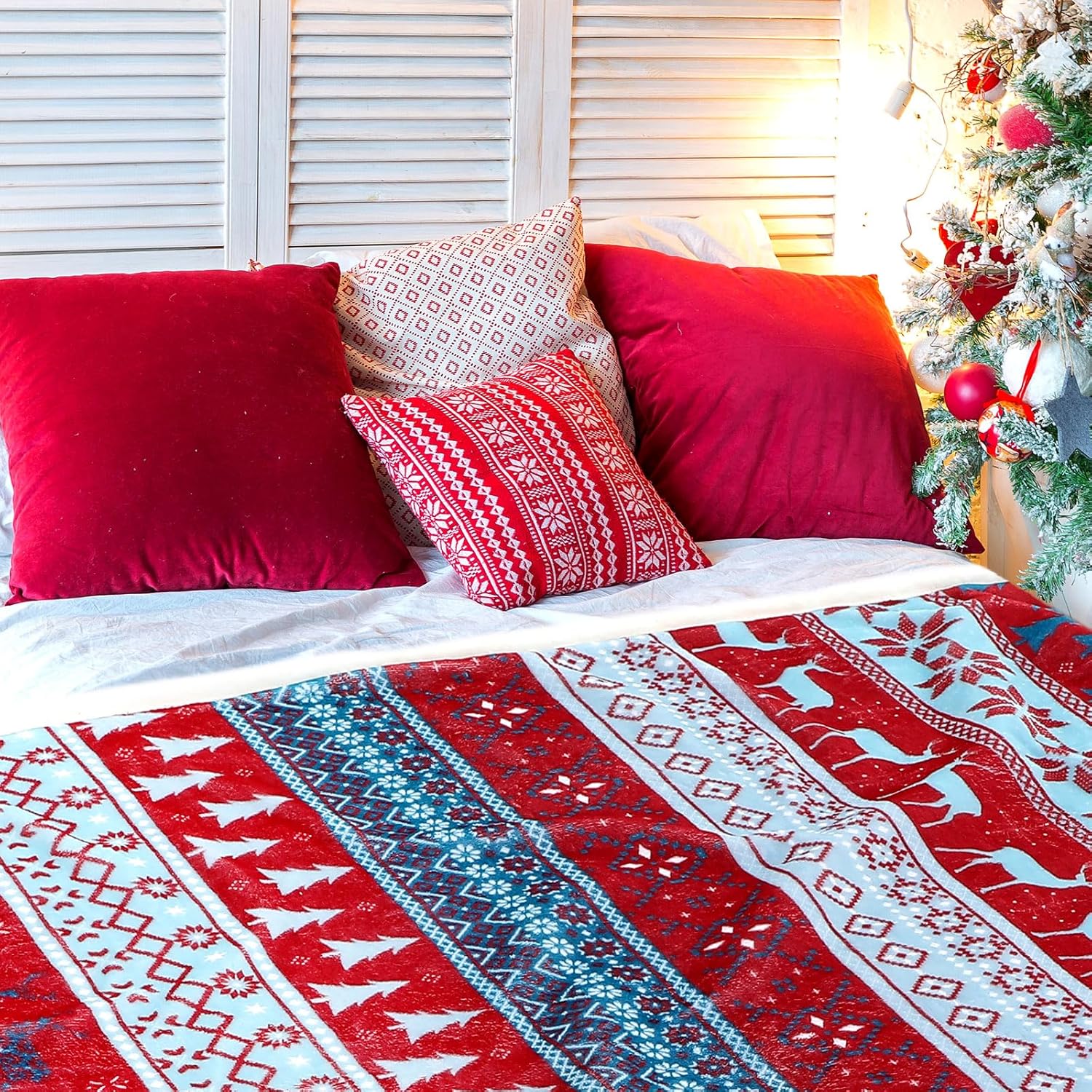 Peryiter 4 Pcs Christmas Fleece Throw Blanket Bulk 50'' x 60'' Plush 380 GMS Soft Thick Cozy Throw Blanket Fuzzy Microfiber Holiday Printed Blanket for Couch Sofa Bed Xmas Decor Gifts