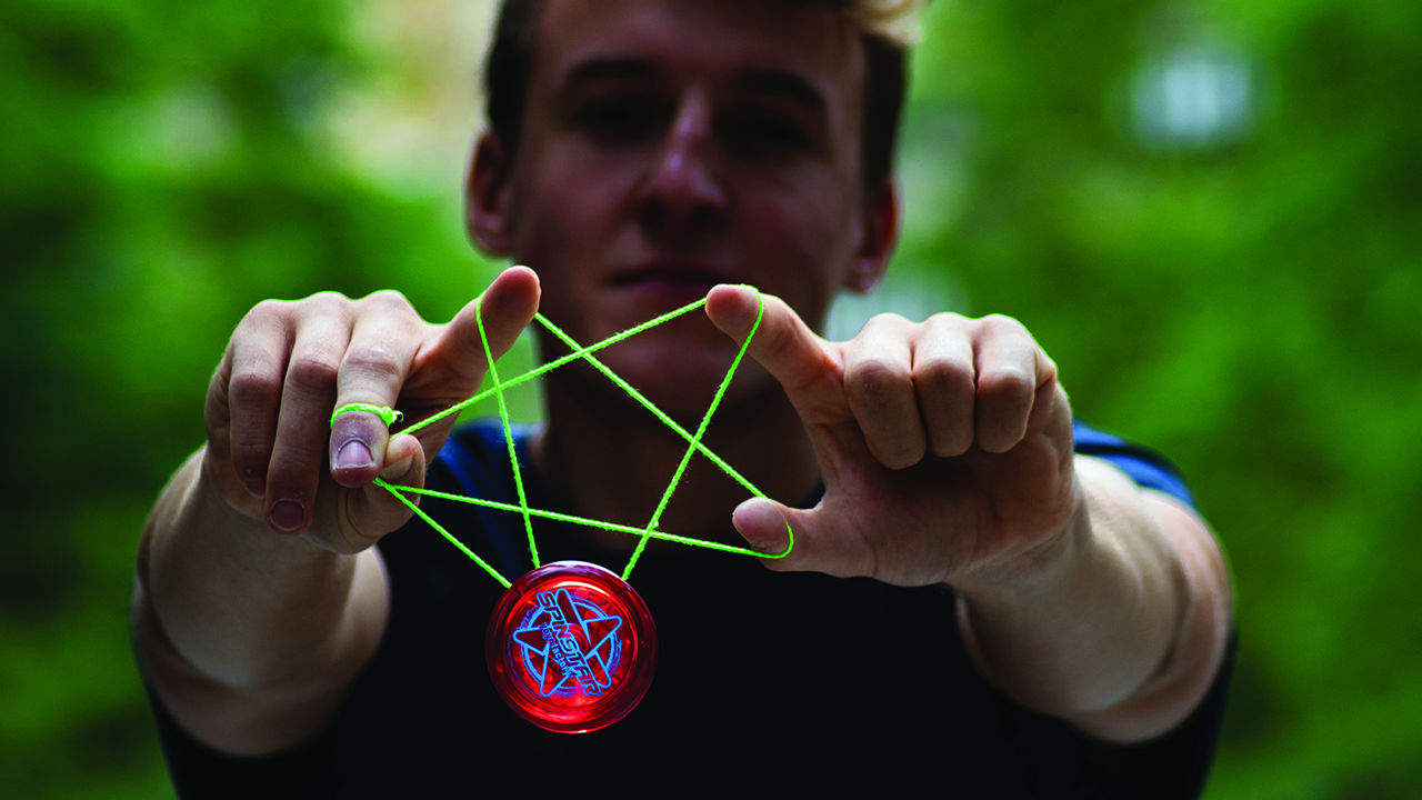 YoyoFactory SPINSTAR LED Yo-yo Rouge - Yoyo Lumineux Pour Débutants Avec Ficelle Et Batteries Incluses