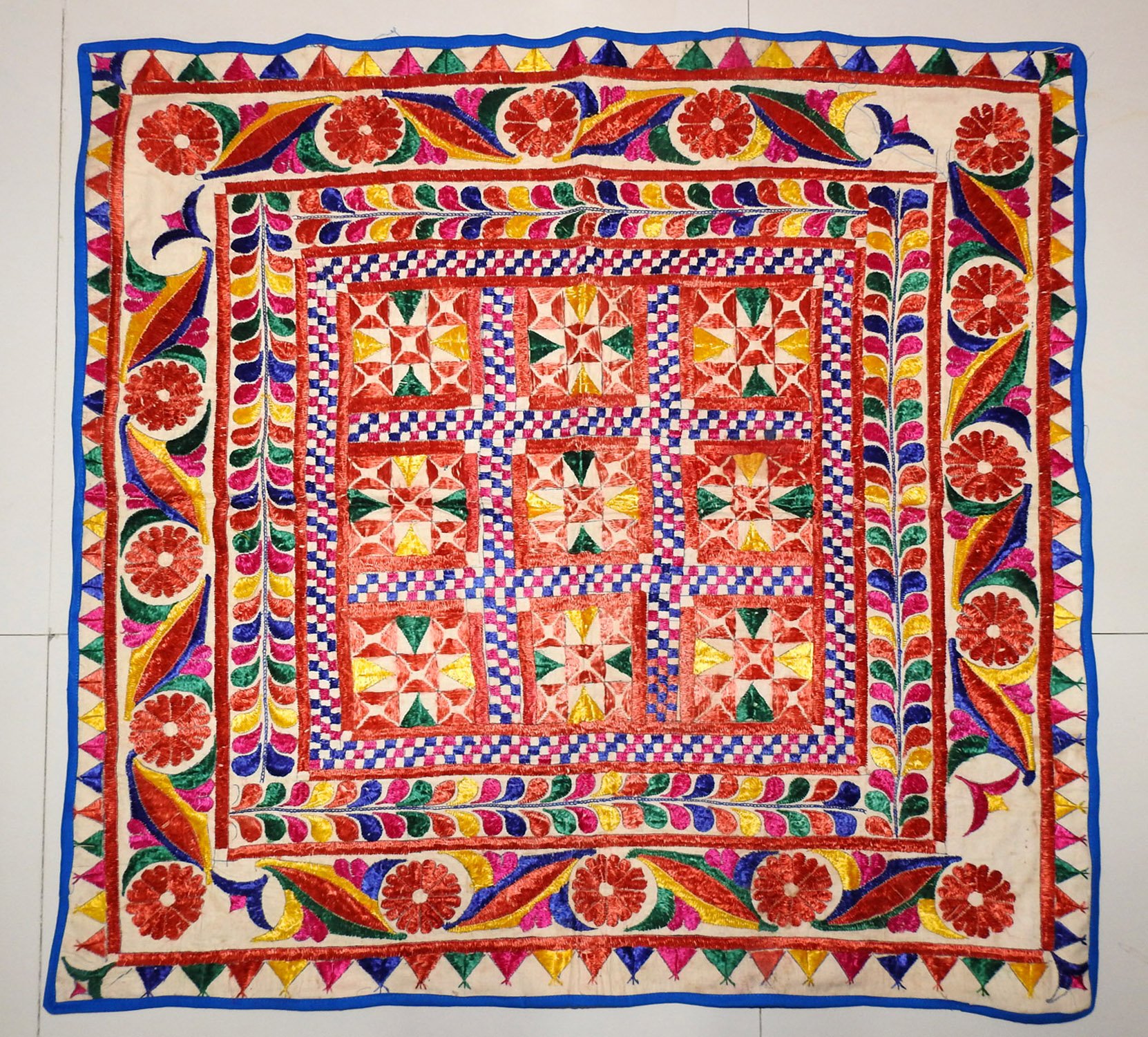 Indian Embroidery Kutch EMBROIDERY & ORIGAMI