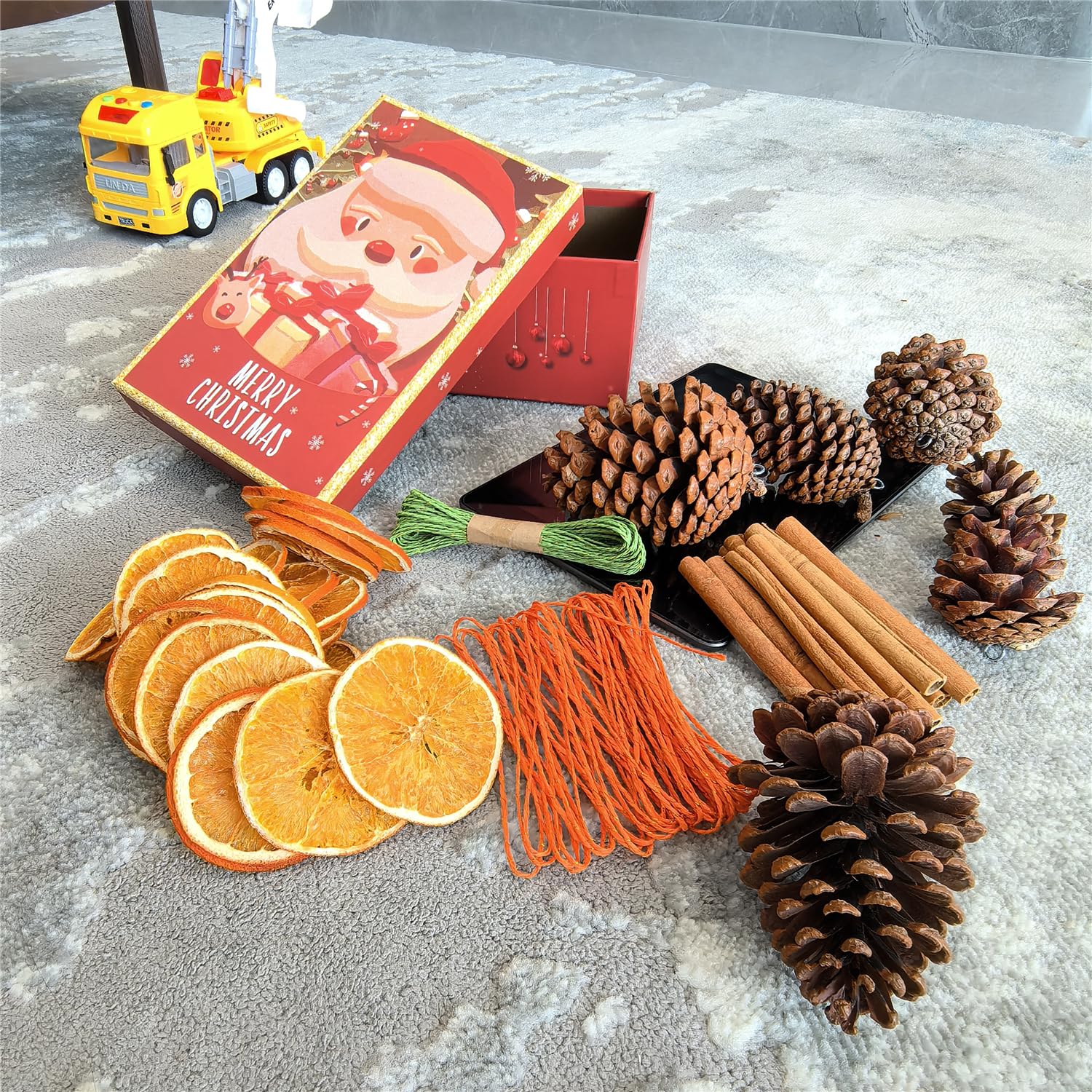 Kit de décoration de Noël naturel avec tranches d'orange séchées, bâtons de cannelle, pommes de pin, coffret cadeau, décorations de vacances à faire soi-même pour couronnes de Noël, décorations