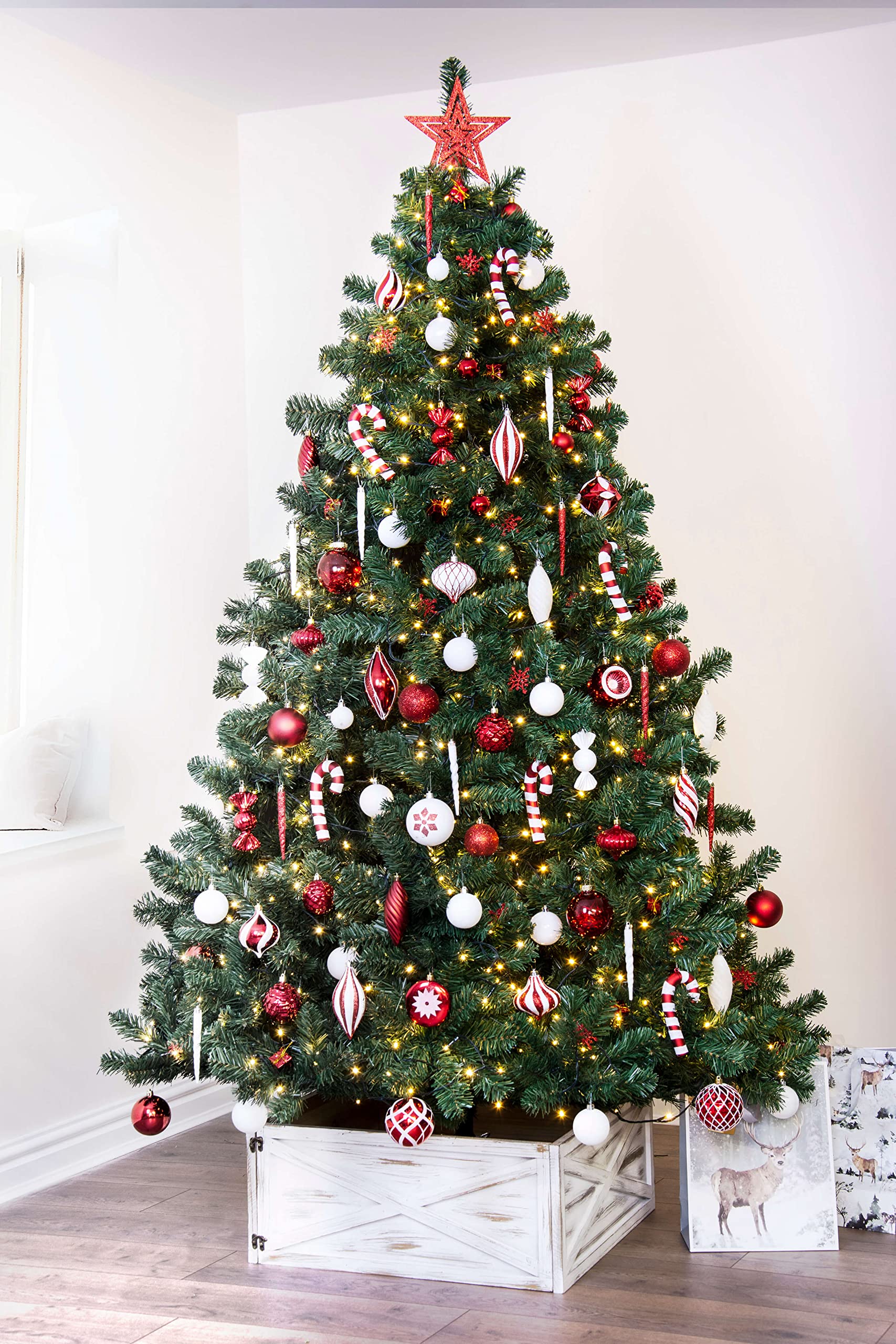 Christmas Tree World White & Gold Large Wooden Christmas Tree Skirt (Fits 6Ft-9Ft Trees - 3 Colours Available) (White & Gold)