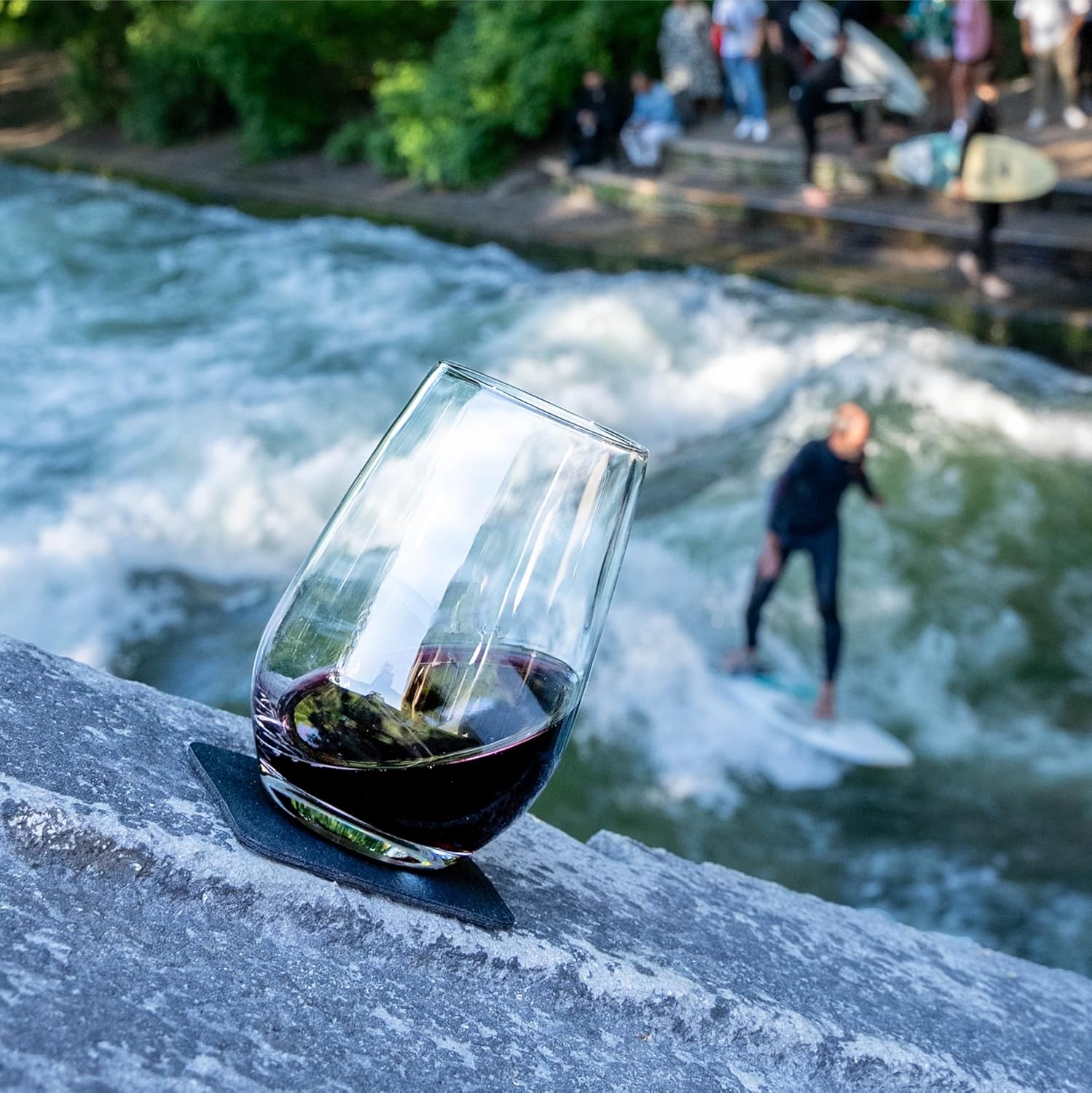 silwy® Magnetic Crystal Glasses with Perfectly Integrated Magnets Including Metal Nano Gel Pads - Non-Slip Camping Glasses, Boat and Yacht Accessories (Long Drink // 0.4 l // Set of 2)