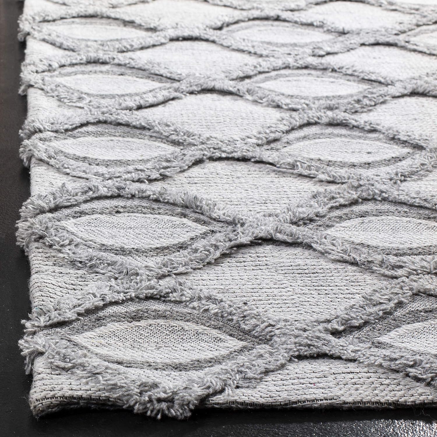 Safavieh Marbella Collection Area Rug - 6' x 9', Grey & Charcoal, Handmade Wool, Ideal for High Traffic Areas in Living Room, Bedroom (MRB601F)