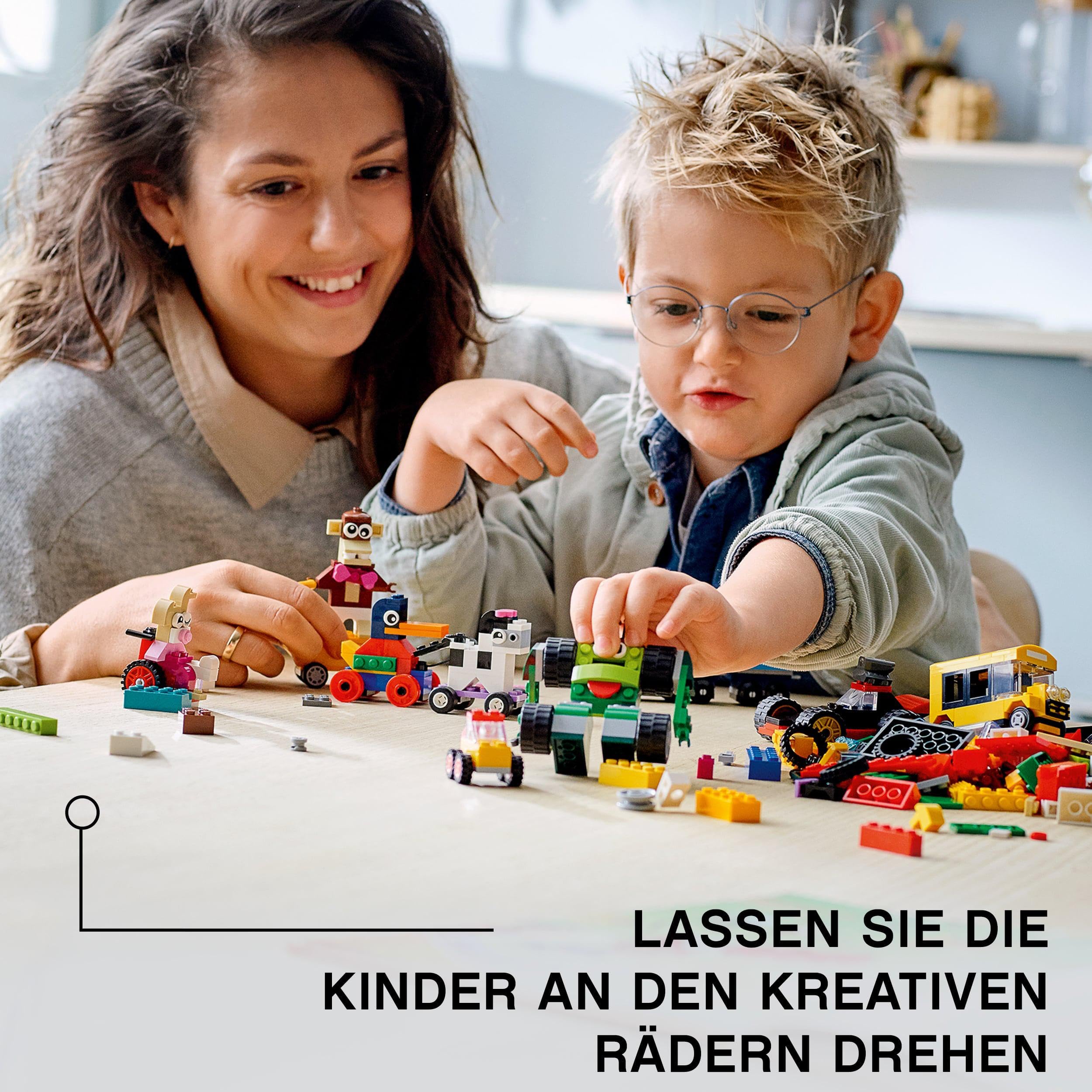 LEGO 11014 Classic Steinebox mit Rädern, Bausteinen und mehr, Baue Spielzeugauto, Zug, Bus, Roboter und vieles mehr, Spielzeug für Kinder, Jungen und Mädchen ab 4 Jahren, Geschenkidee