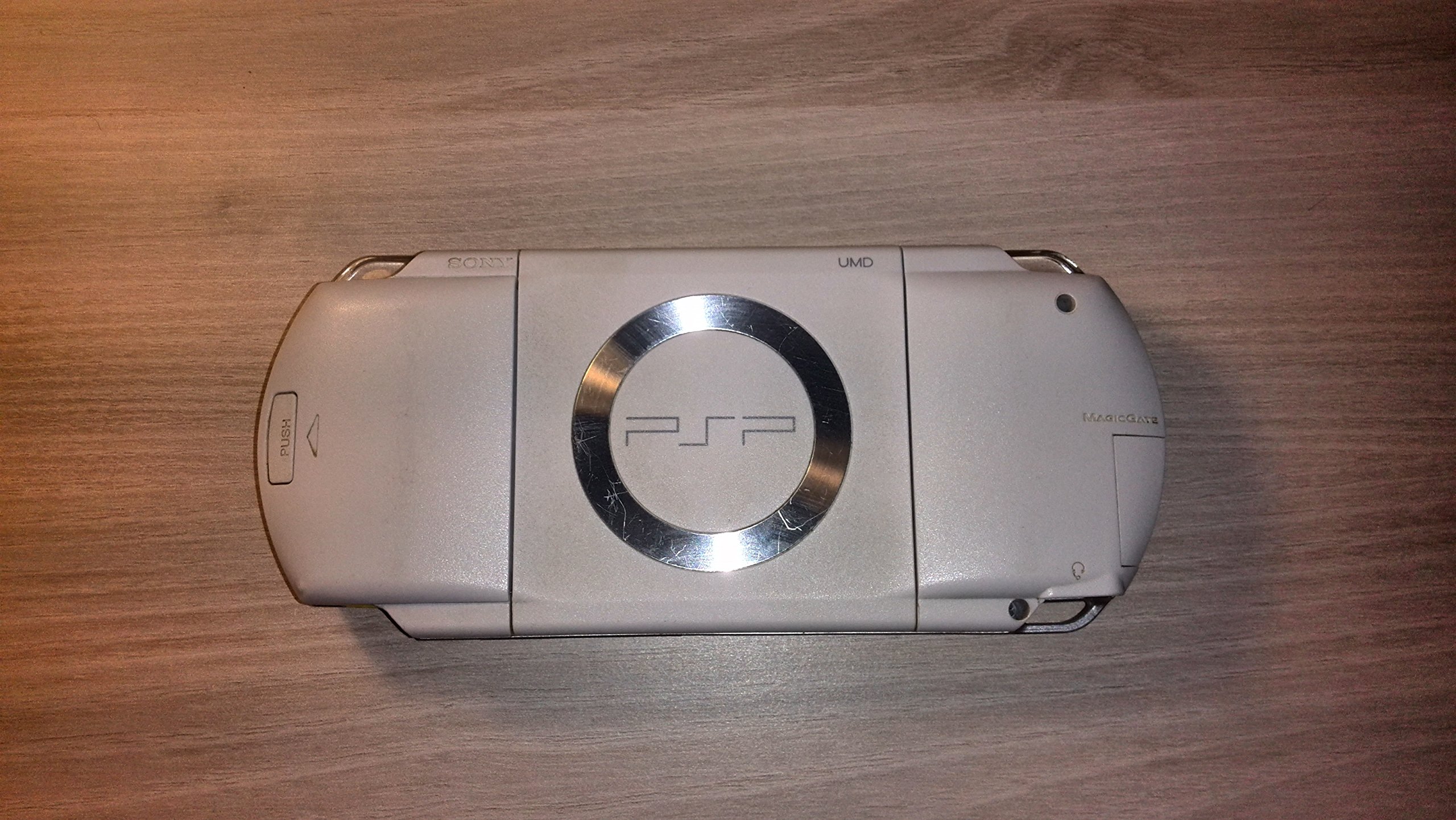 Console Sony PSP 2004 Blanche (Ceramic White) – Boîte D’origine, Occasion