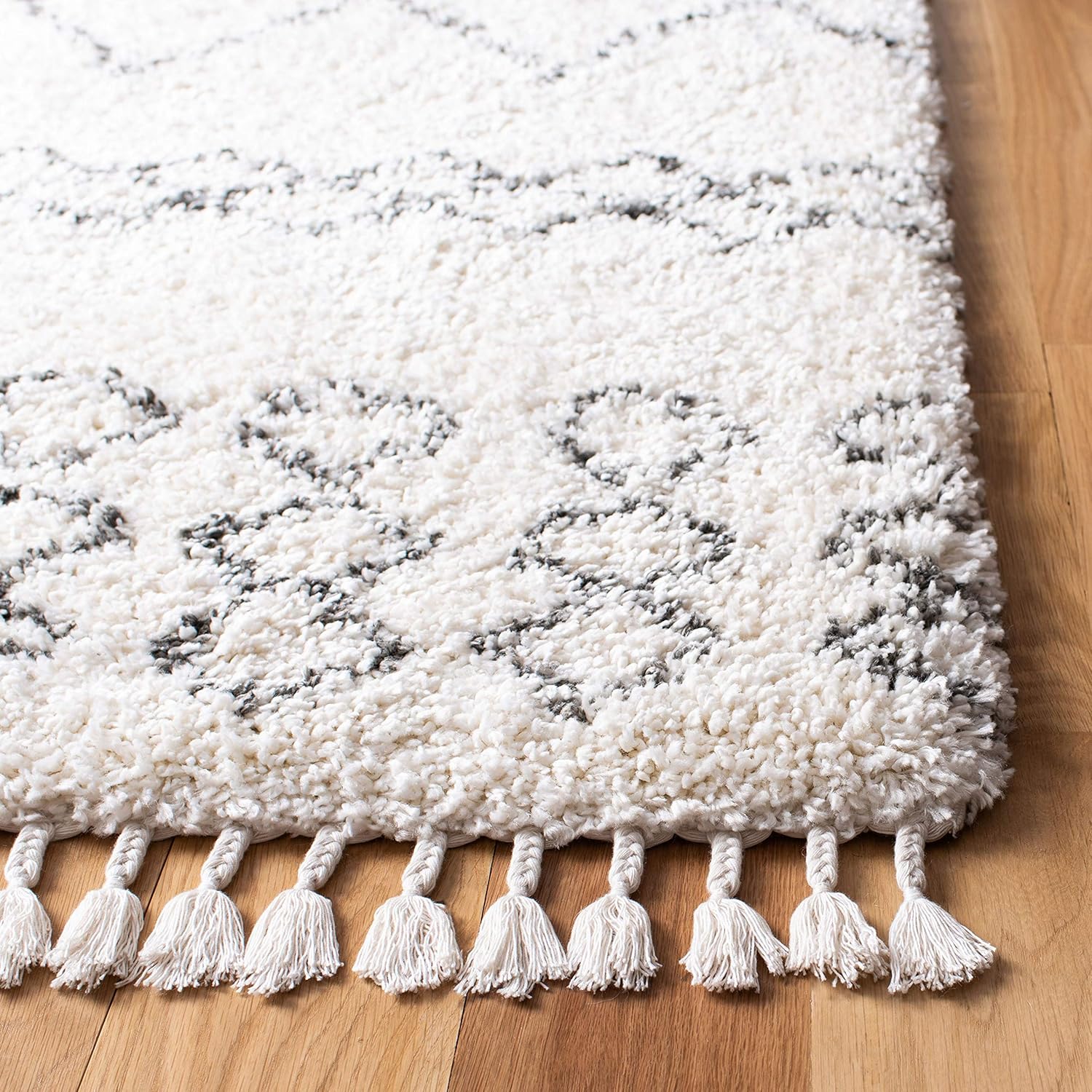 SAFAVIEH Moroccan Fringe Shag Collection Runner Rug - 2'2" x 6', Ivory & Grey, Boho Tribal Design, Non-Shedding & Easy Care, 2-inch Thick Ideal for High Traffic Areas in Living Room, Bedroom (MFG343A)